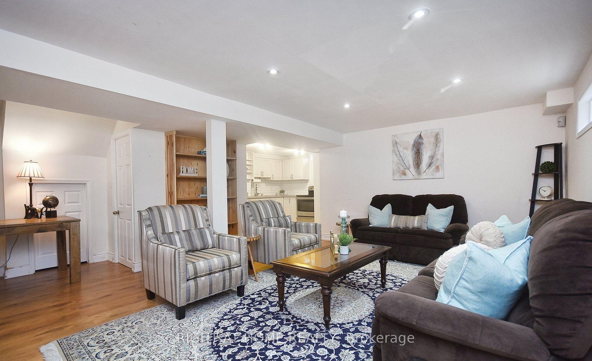 Photo 7 of 142 Kemano Road, Aurora, Aurora Heights — HOMEH