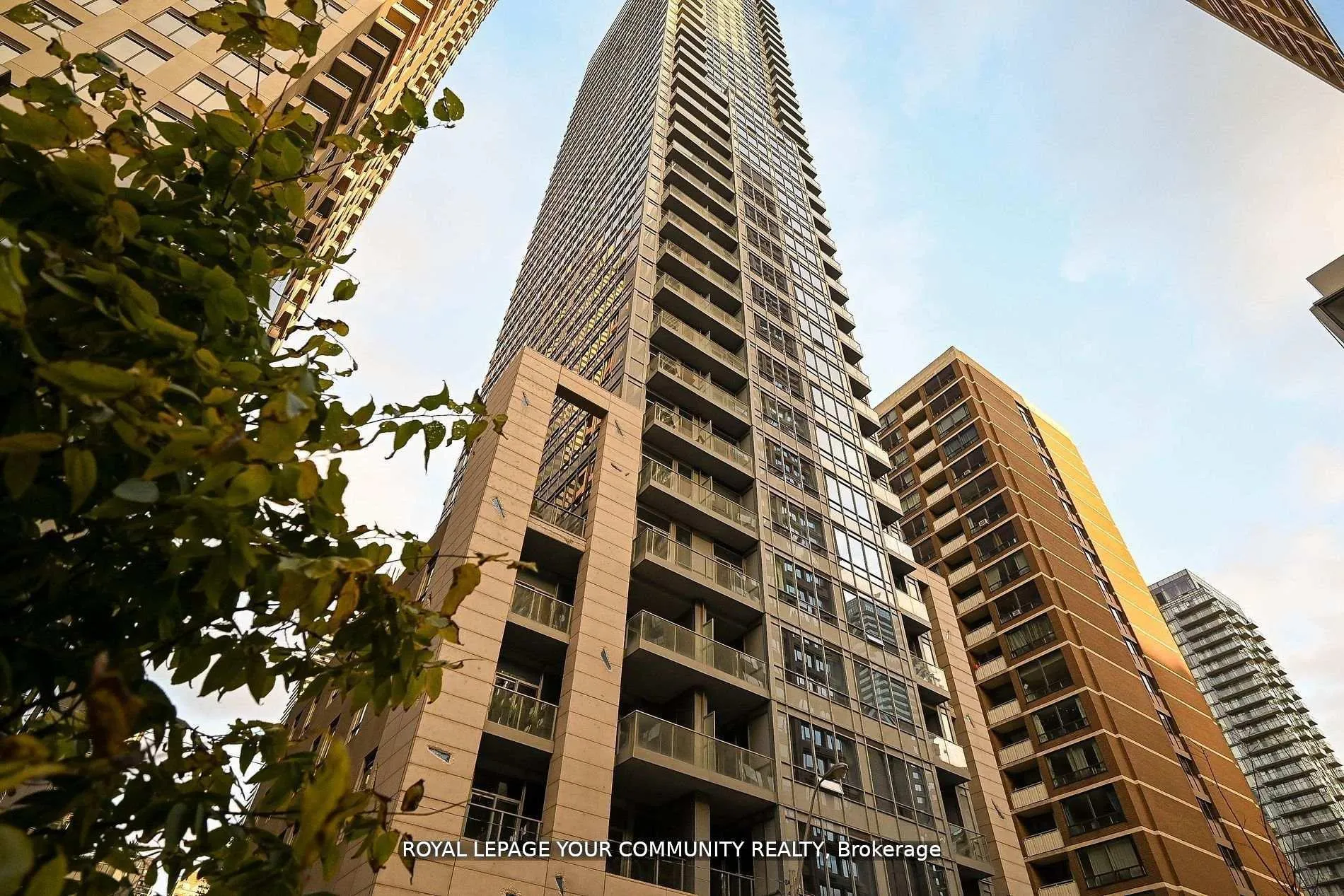Photo 1 of Unit Ph 35, 21 Balmuto Street, Toronto, Bay Street Corridor — HOMEH