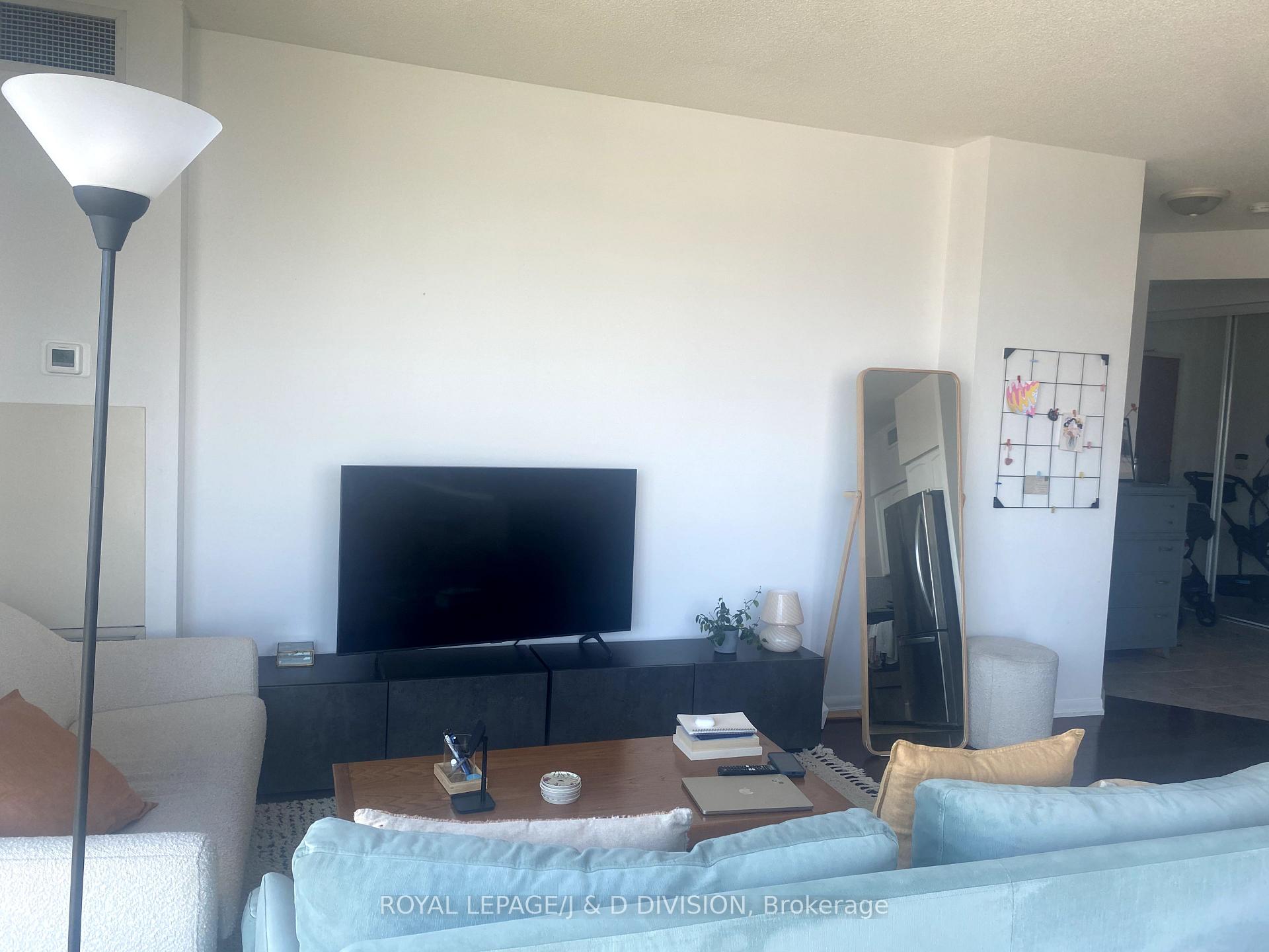 Photo 4 of Unit 3403, 219 Fort York Boulevard, Toronto, Niagara — HOMEH