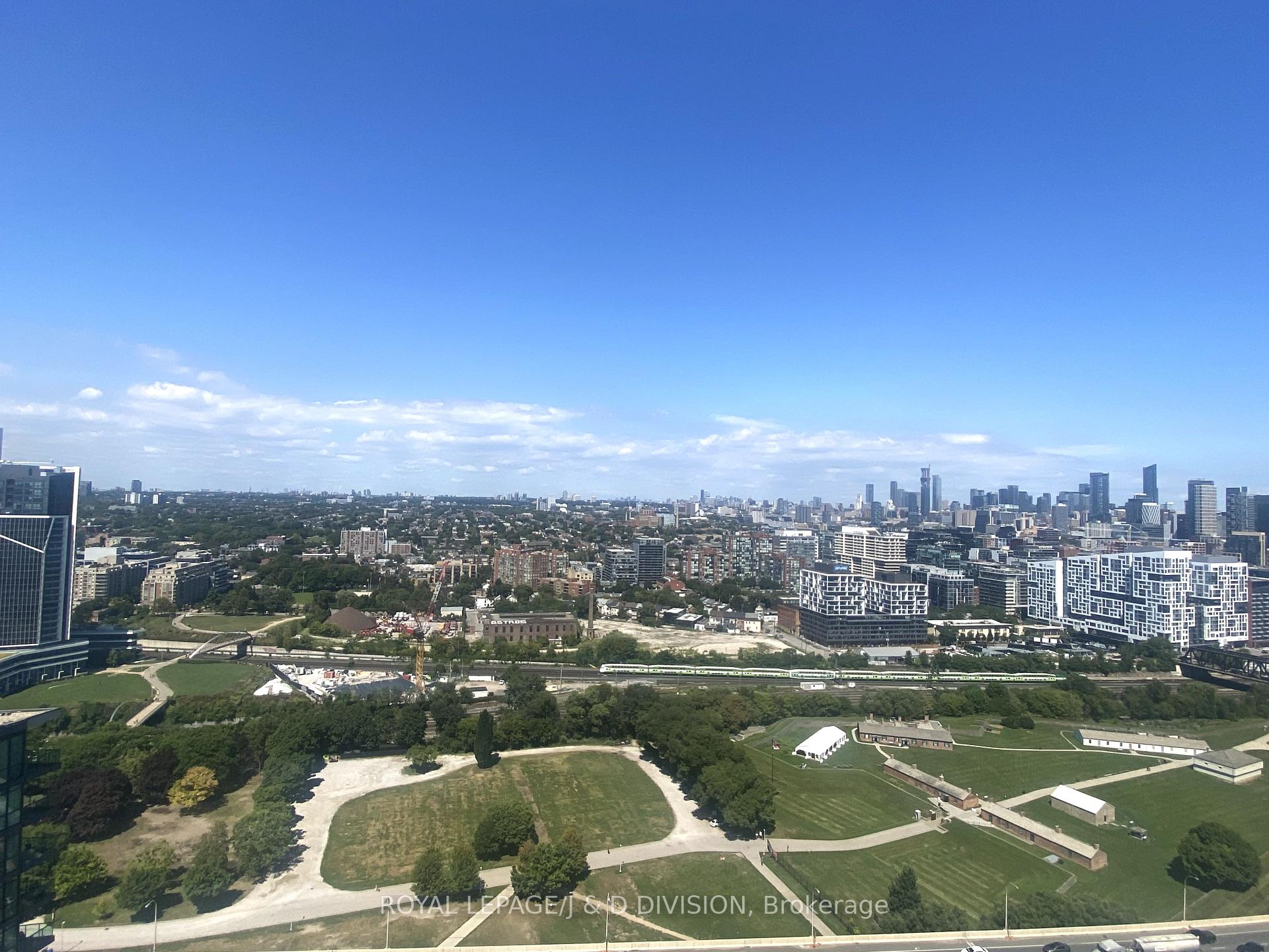 Photo 7 of Unit 3403, 219 Fort York Boulevard, Toronto, Niagara — HOMEH