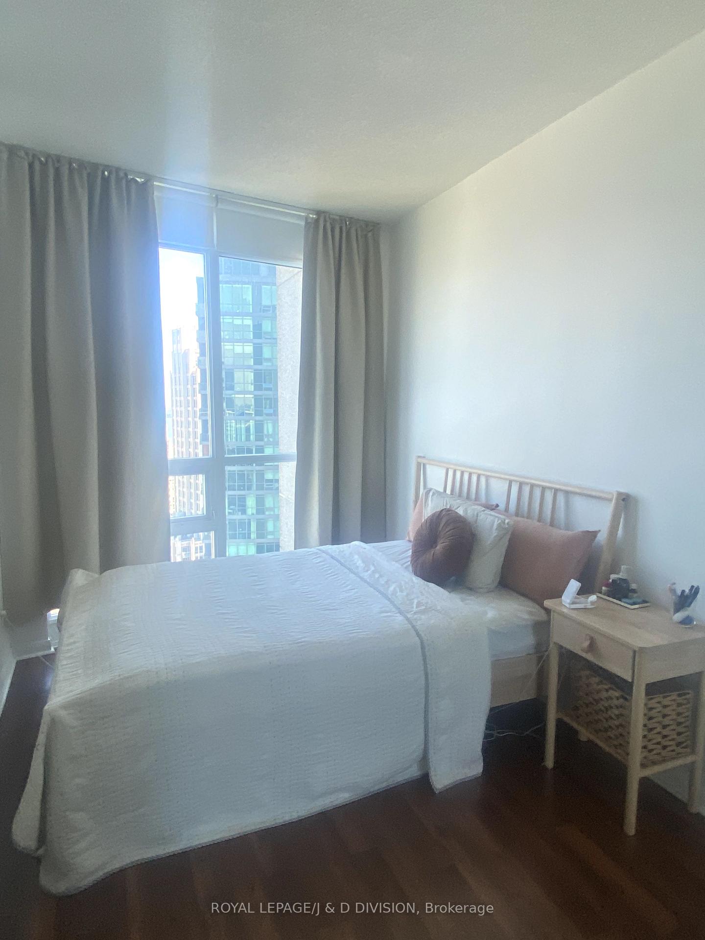Photo 9 of Unit 3403, 219 Fort York Boulevard, Toronto, Niagara — HOMEH