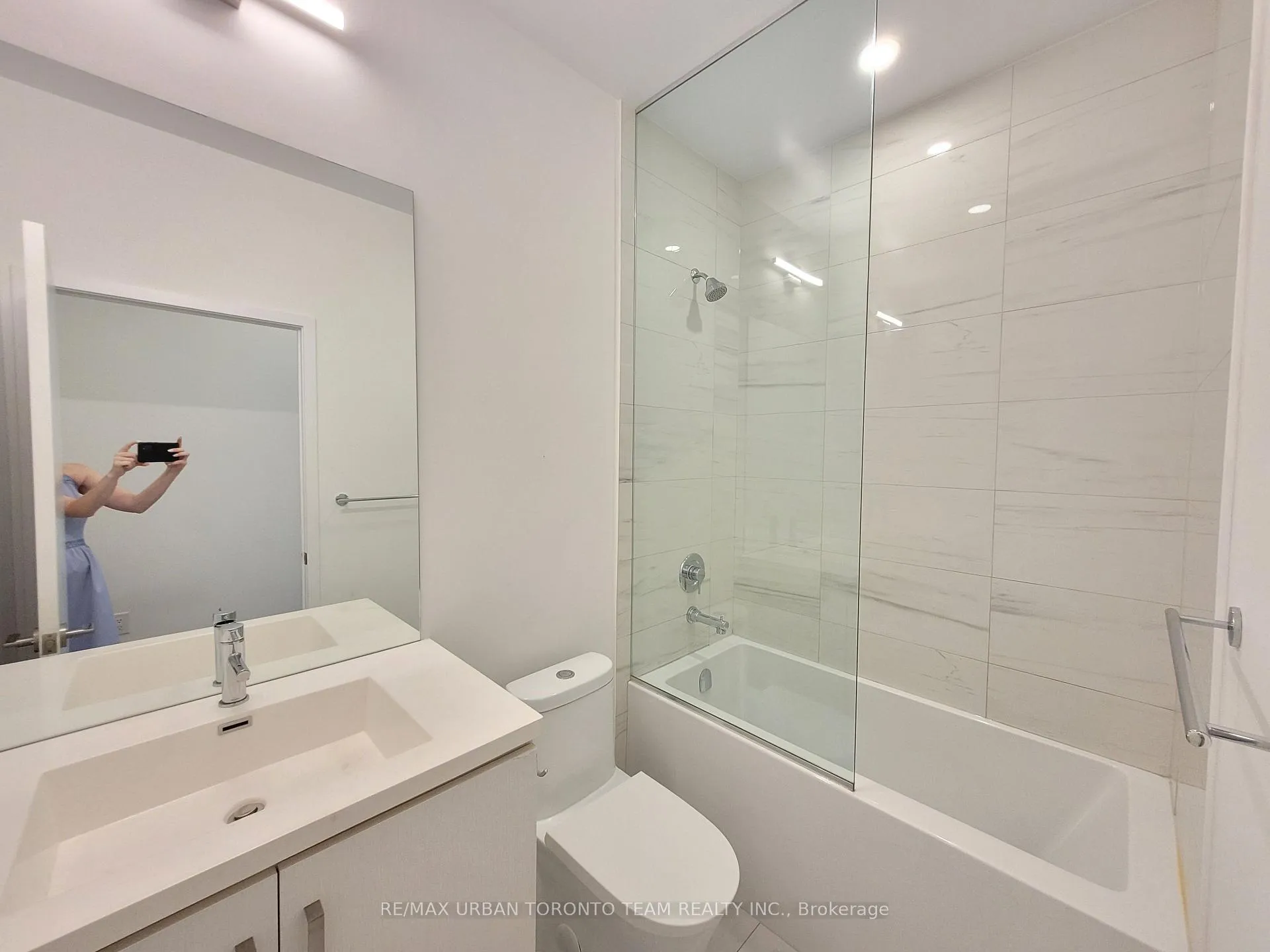Photo 3 of Unit 316, 38 Honeycrisp Crescent, Vaughan, Vaughan Corporate Centre — HOMEH