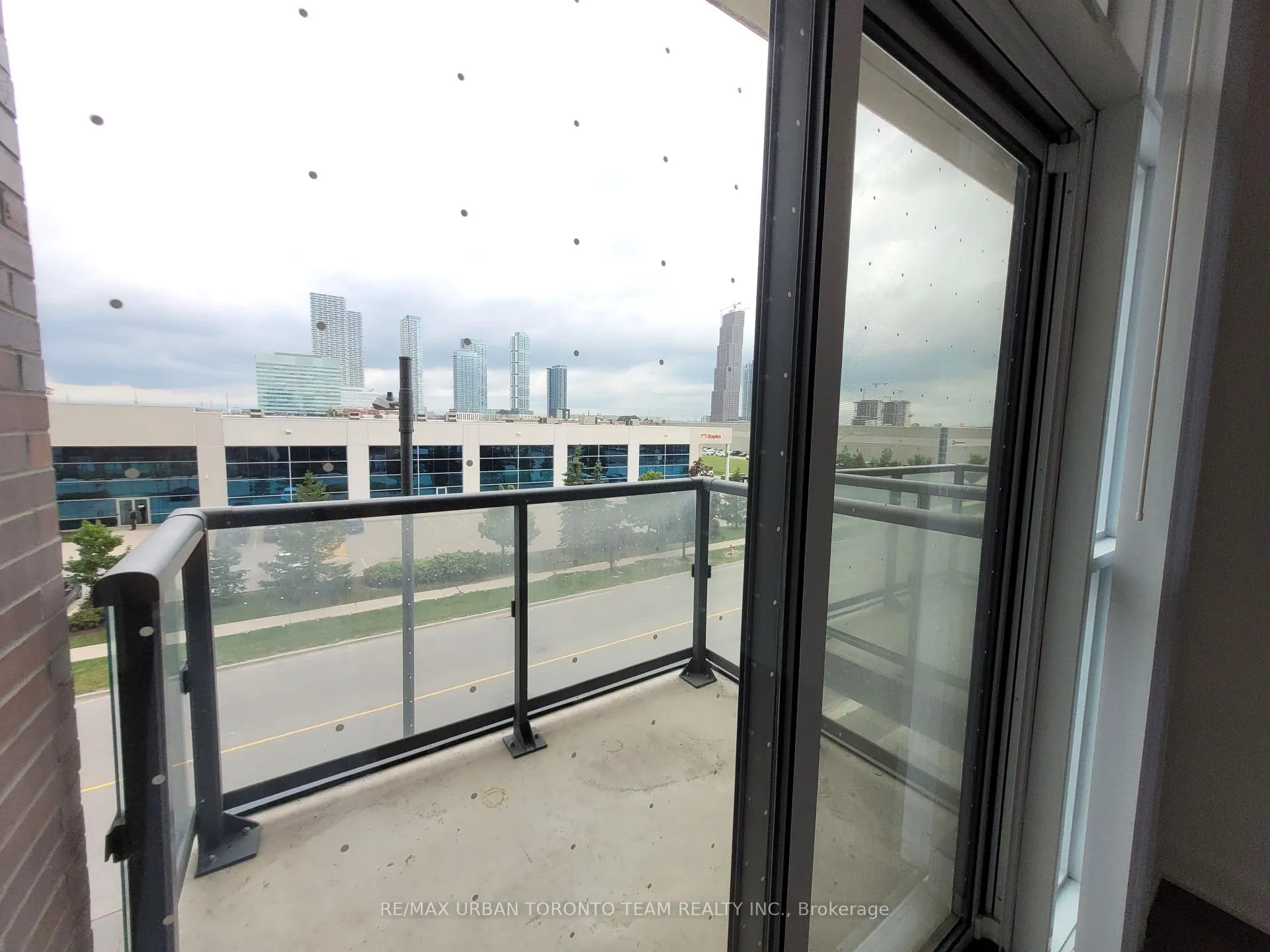 Photo 5 of Unit 316, 38 Honeycrisp Crescent, Vaughan, Vaughan Corporate Centre — HOMEH