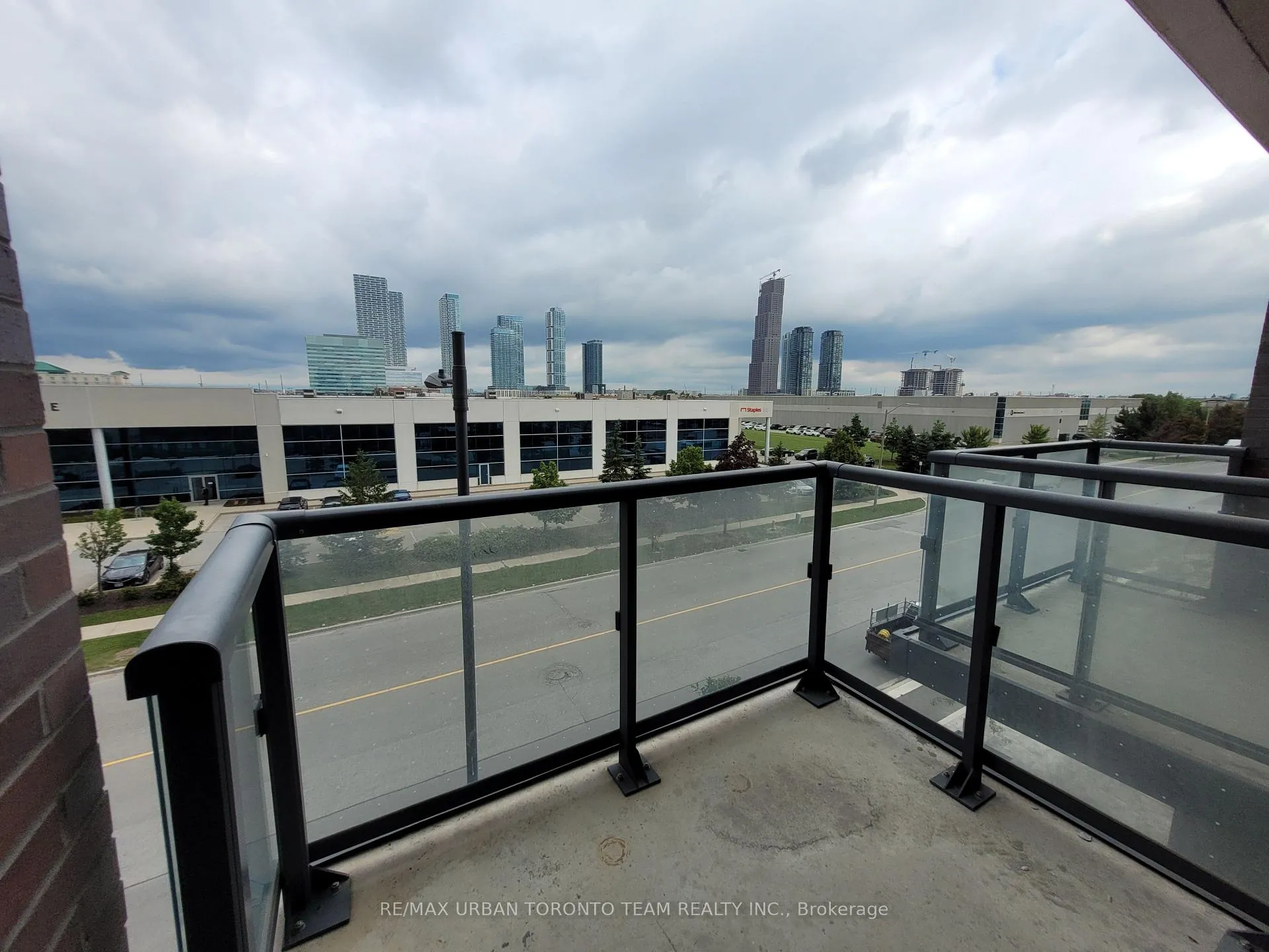 Photo 6 of Unit 316, 38 Honeycrisp Crescent, Vaughan, Vaughan Corporate Centre — HOMEH