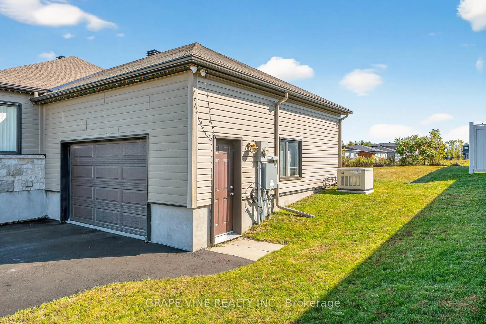 Photo 4 of 18 Calco Crescent, North Stormont, North Stormont (Roxborough) Twp — HOMEH