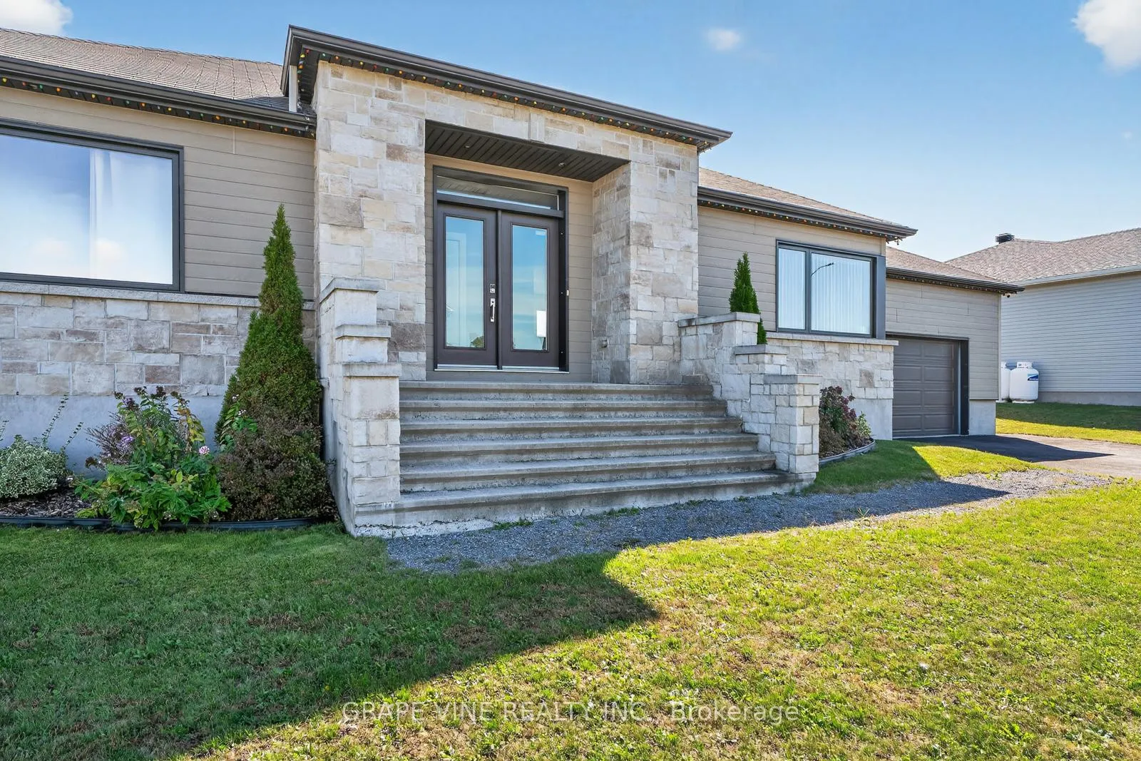Photo 9 of 18 Calco Crescent, North Stormont, North Stormont (Roxborough) Twp — HOMEH