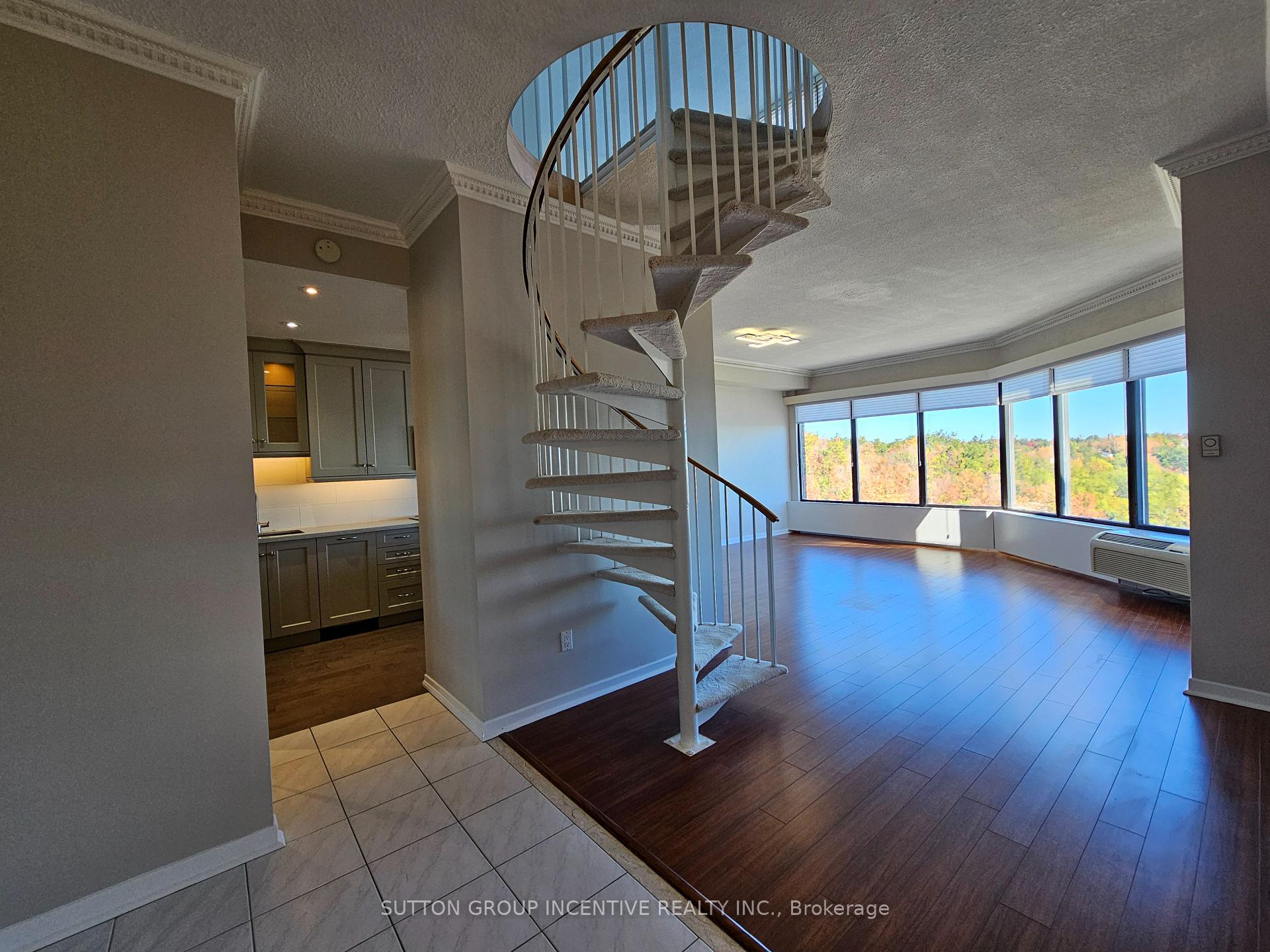 Photo 6 of Unit PH-1503, 181 Collier Street, Barrie, North Shore — HOMEH