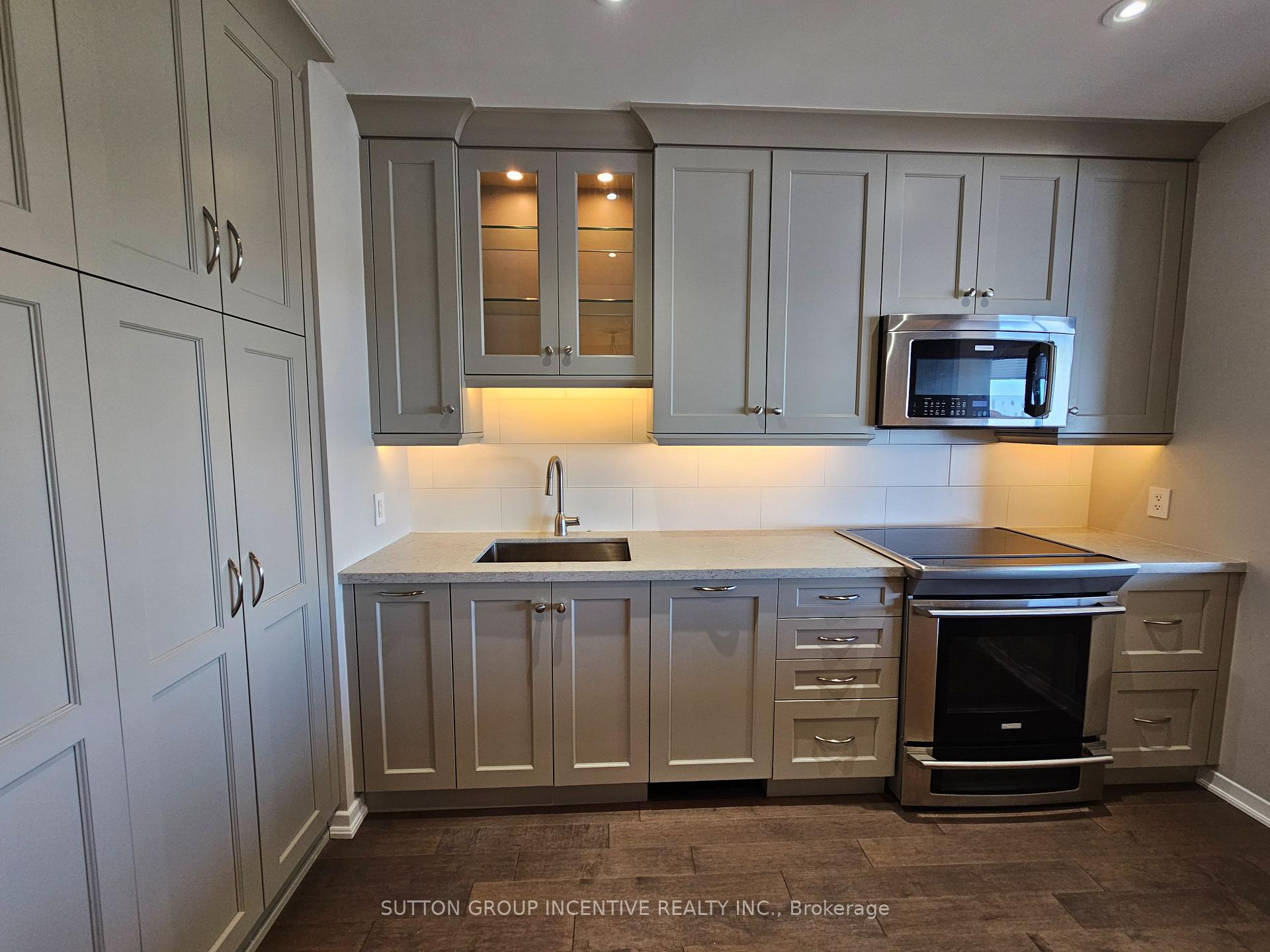 Photo 7 of Unit PH-1503, 181 Collier Street, Barrie, North Shore — HOMEH