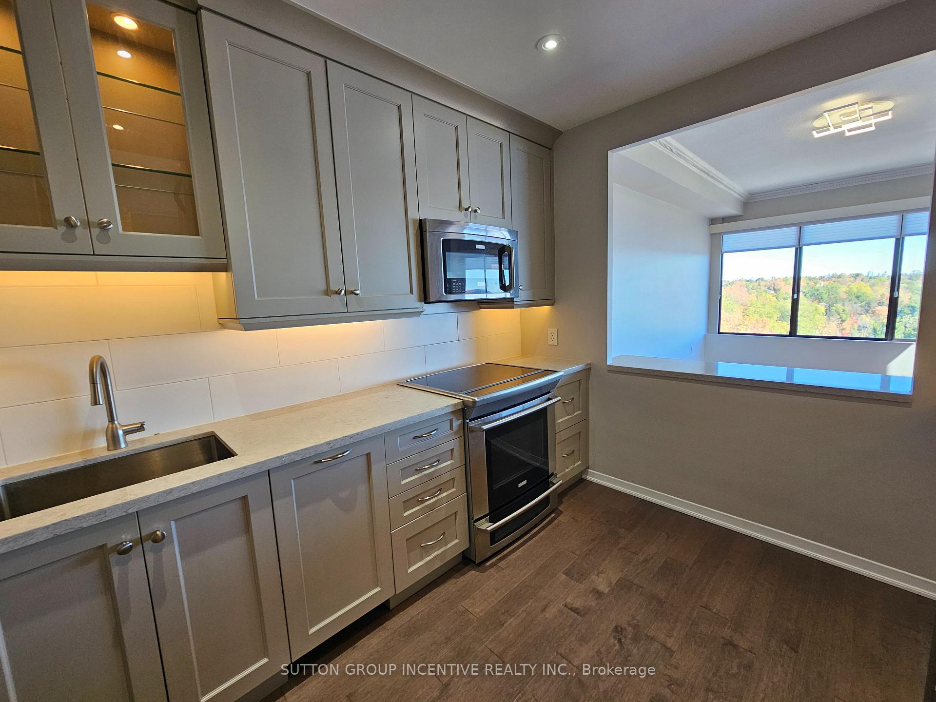 Photo 8 of Unit PH-1503, 181 Collier Street, Barrie, North Shore — HOMEH