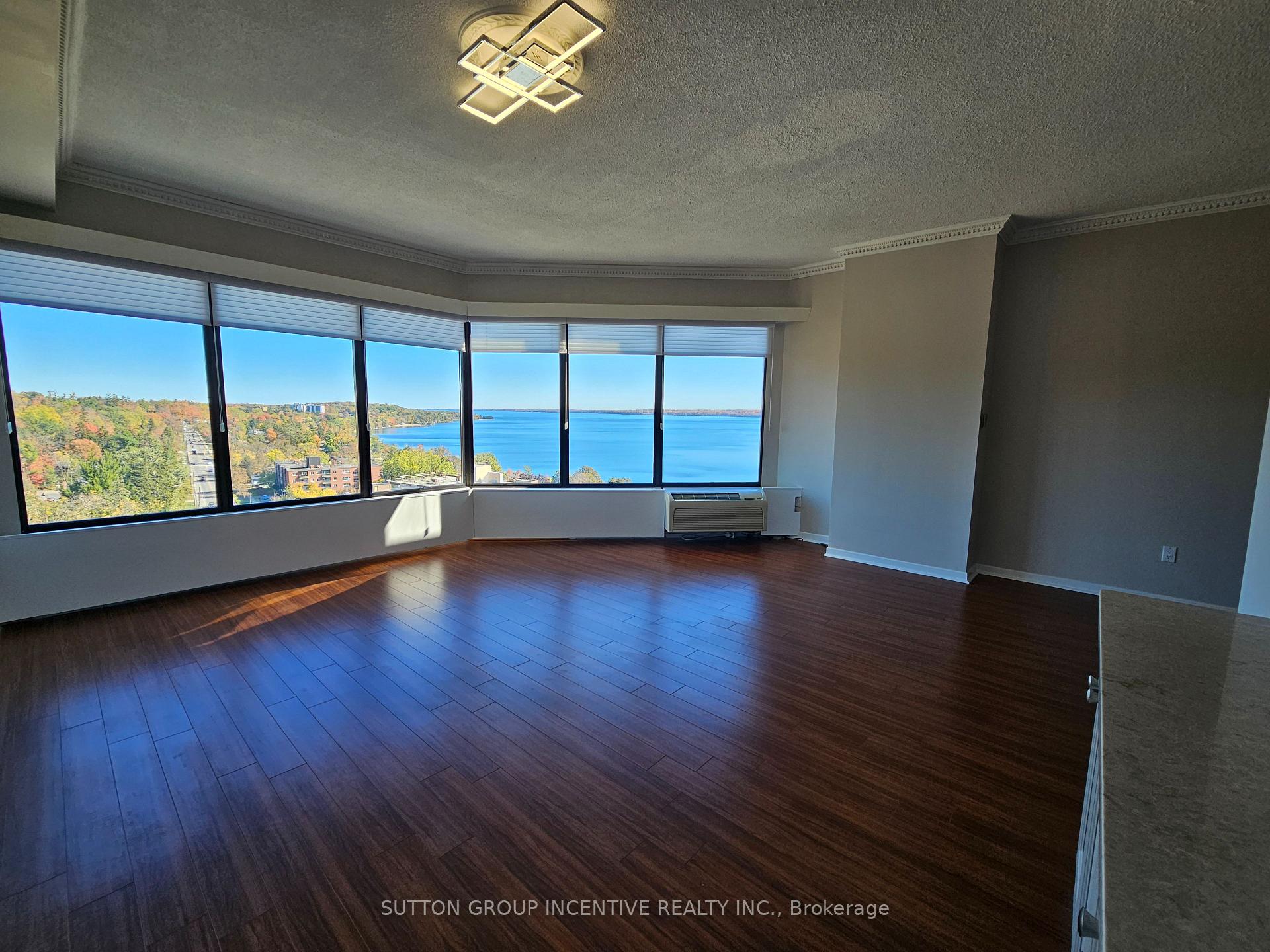 Photo 11 of Unit PH-1503, 181 Collier Street, Barrie, North Shore — HOMEH