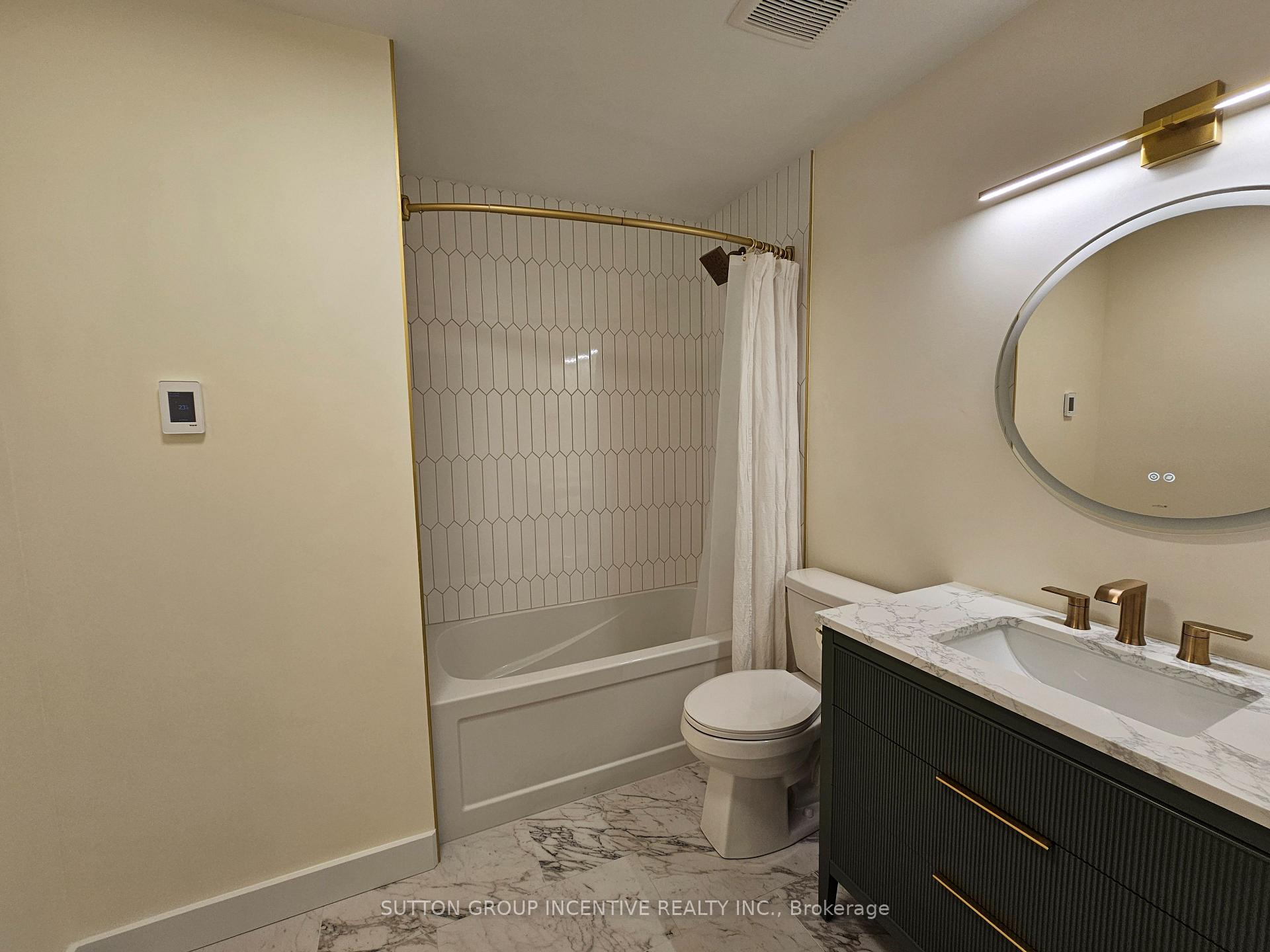 Photo 15 of Unit PH-1503, 181 Collier Street, Barrie, North Shore — HOMEH