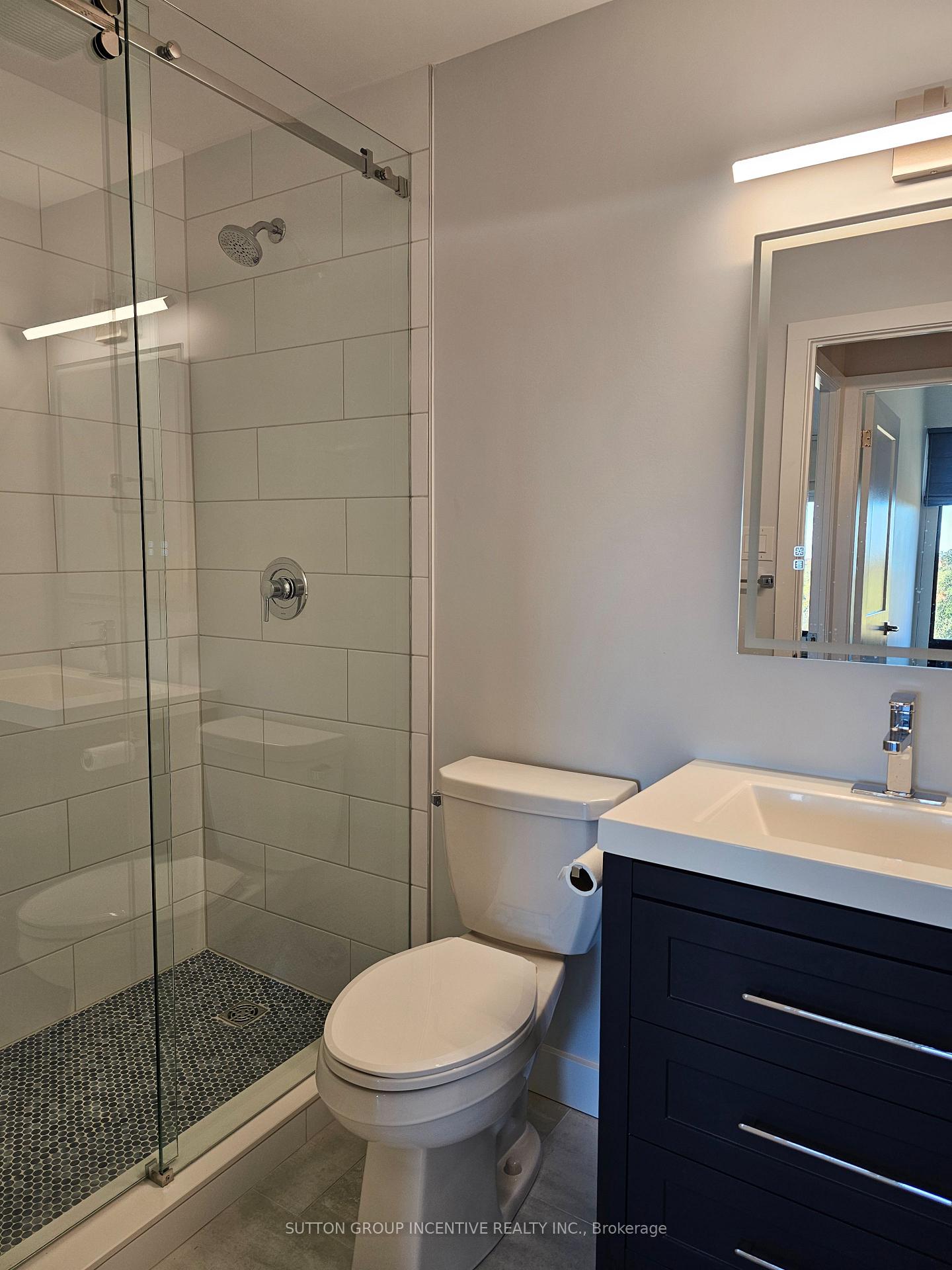 Photo 18 of Unit PH-1503, 181 Collier Street, Barrie, North Shore — HOMEH