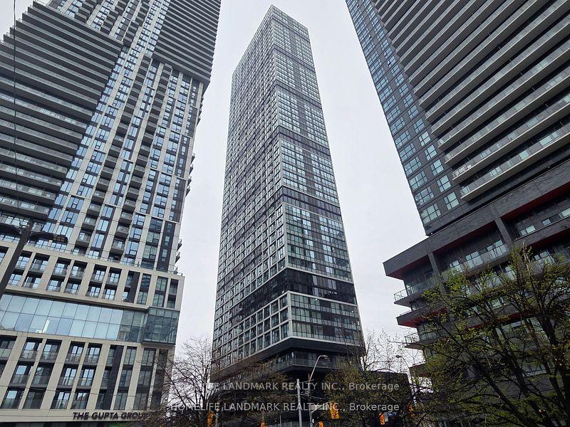 Front of Unit 1010, 181 Dundas Street E