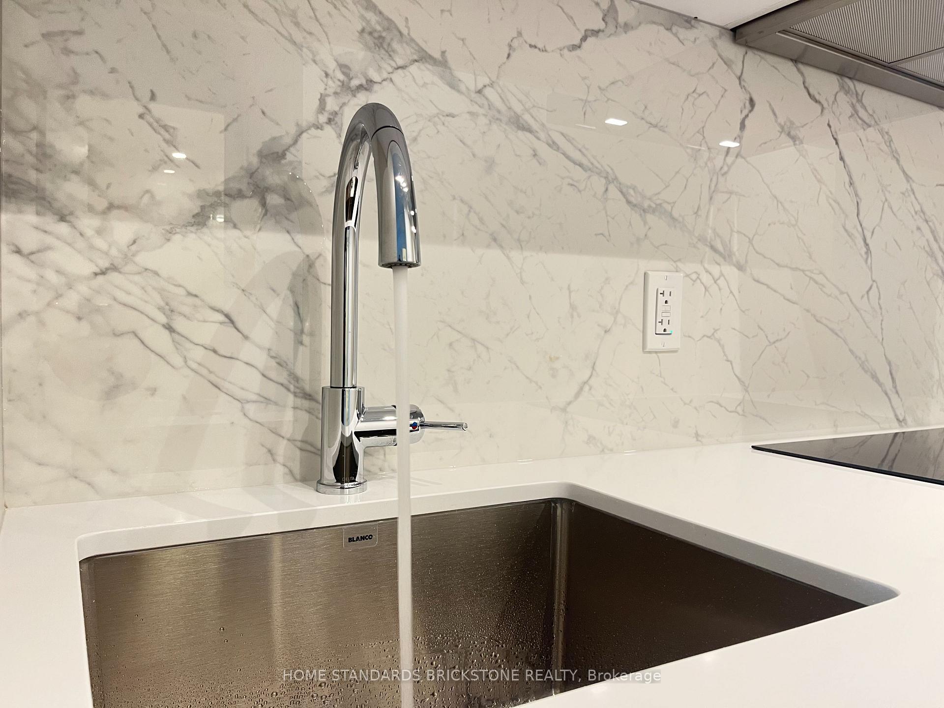Photo 10 of Unit 3715, 28 Interchange Way, Vaughan, Vaughan Corporate Centre — HOMEH