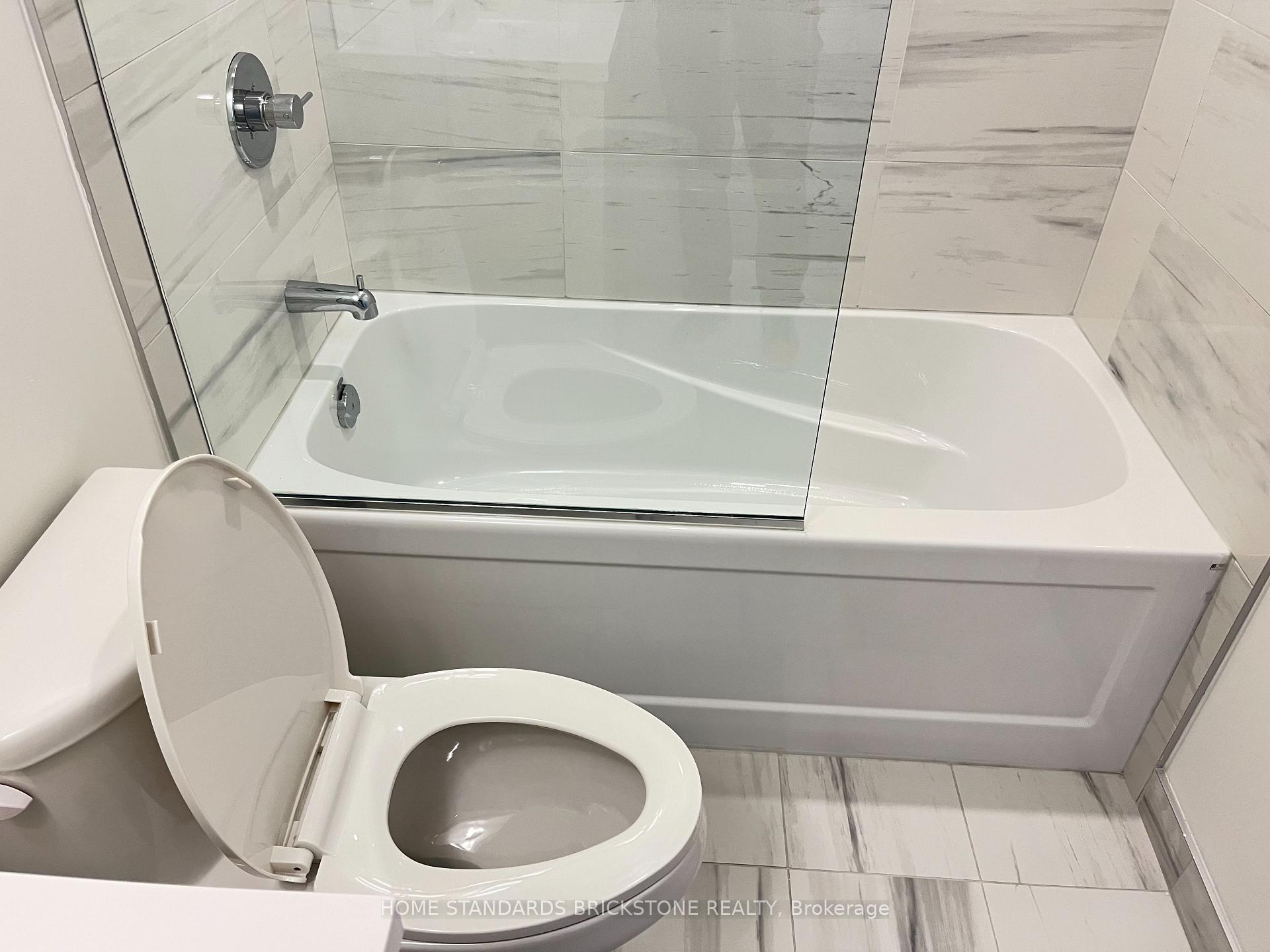 Photo 15 of Unit 3715, 28 Interchange Way, Vaughan, Vaughan Corporate Centre — HOMEH