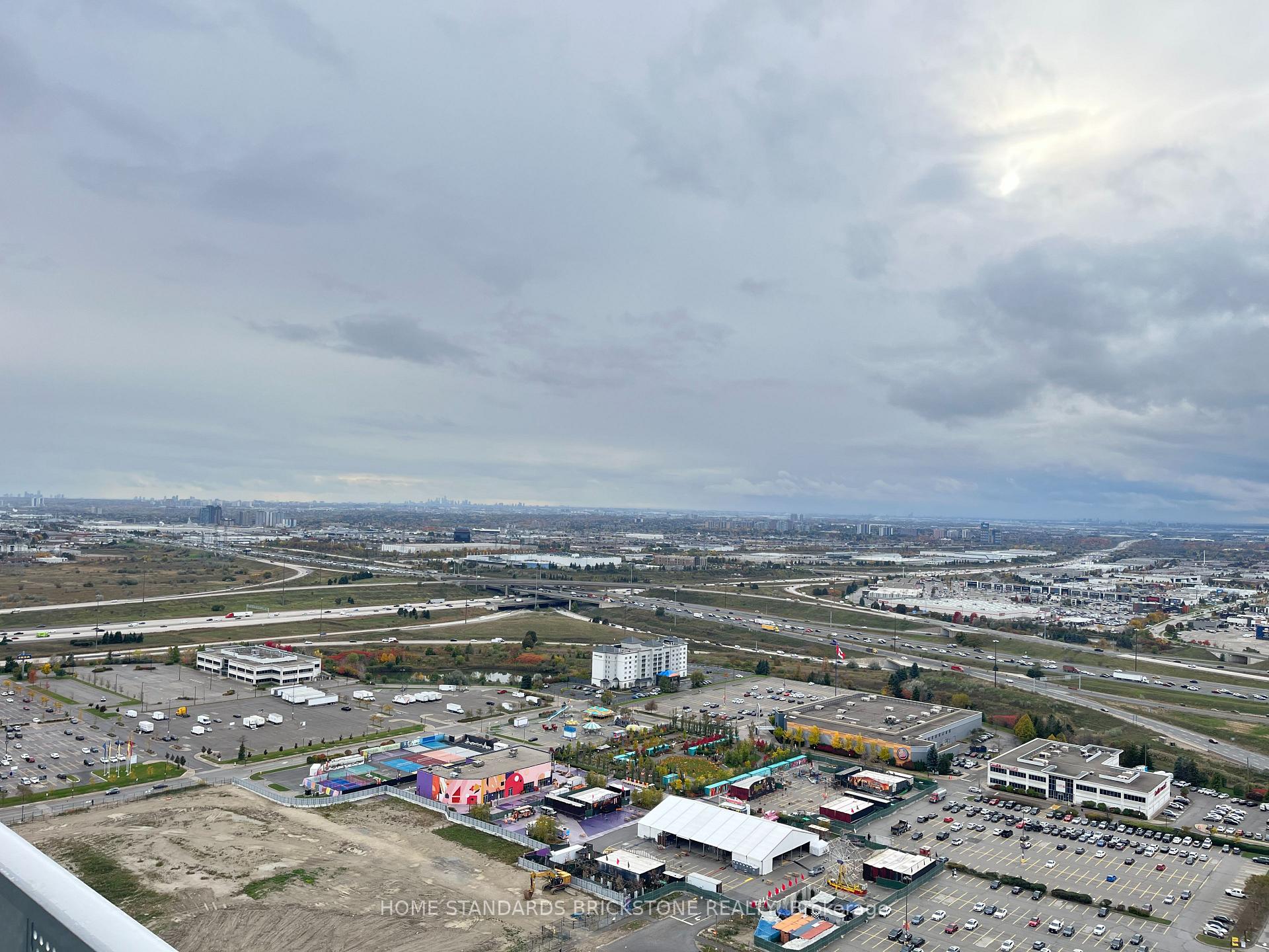Photo 23 of Unit 3715, 28 Interchange Way, Vaughan, Vaughan Corporate Centre — HOMEH
