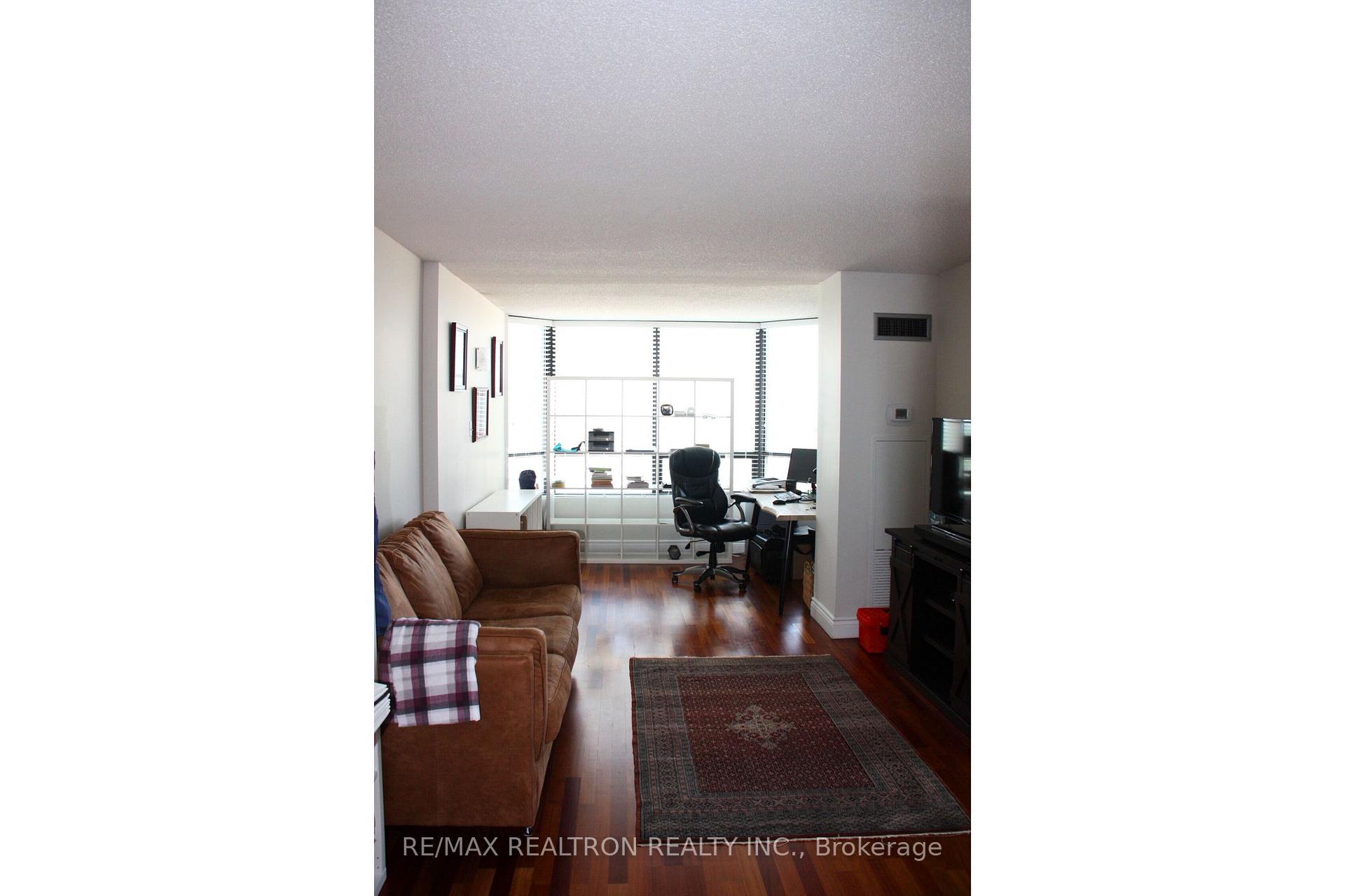 Photo 5 of Unit 1603, 7460 Bathurst Street, Vaughan, Brownridge — HOMEH