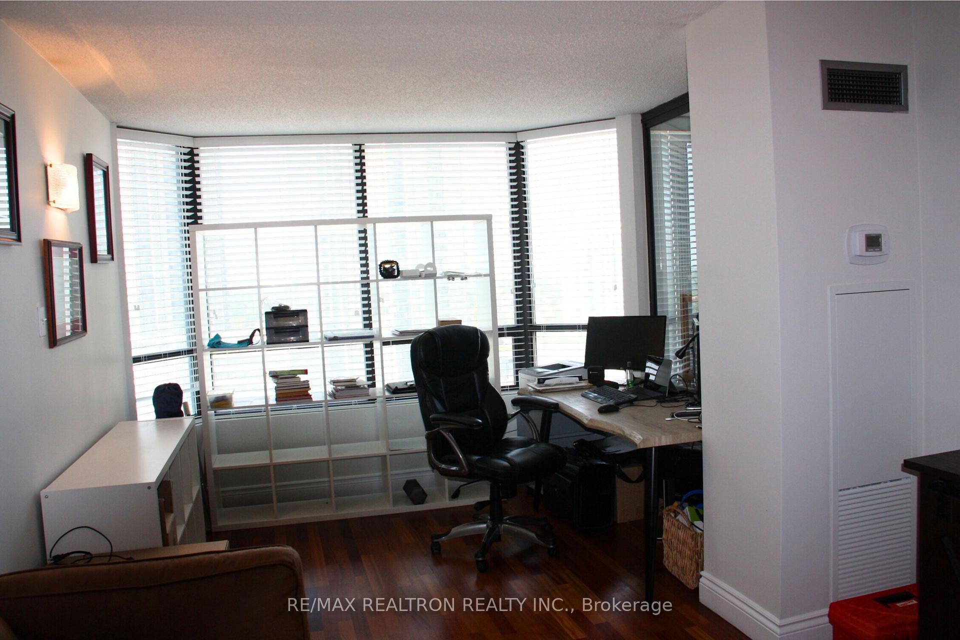 Photo 6 of Unit 1603, 7460 Bathurst Street, Vaughan, Brownridge — HOMEH