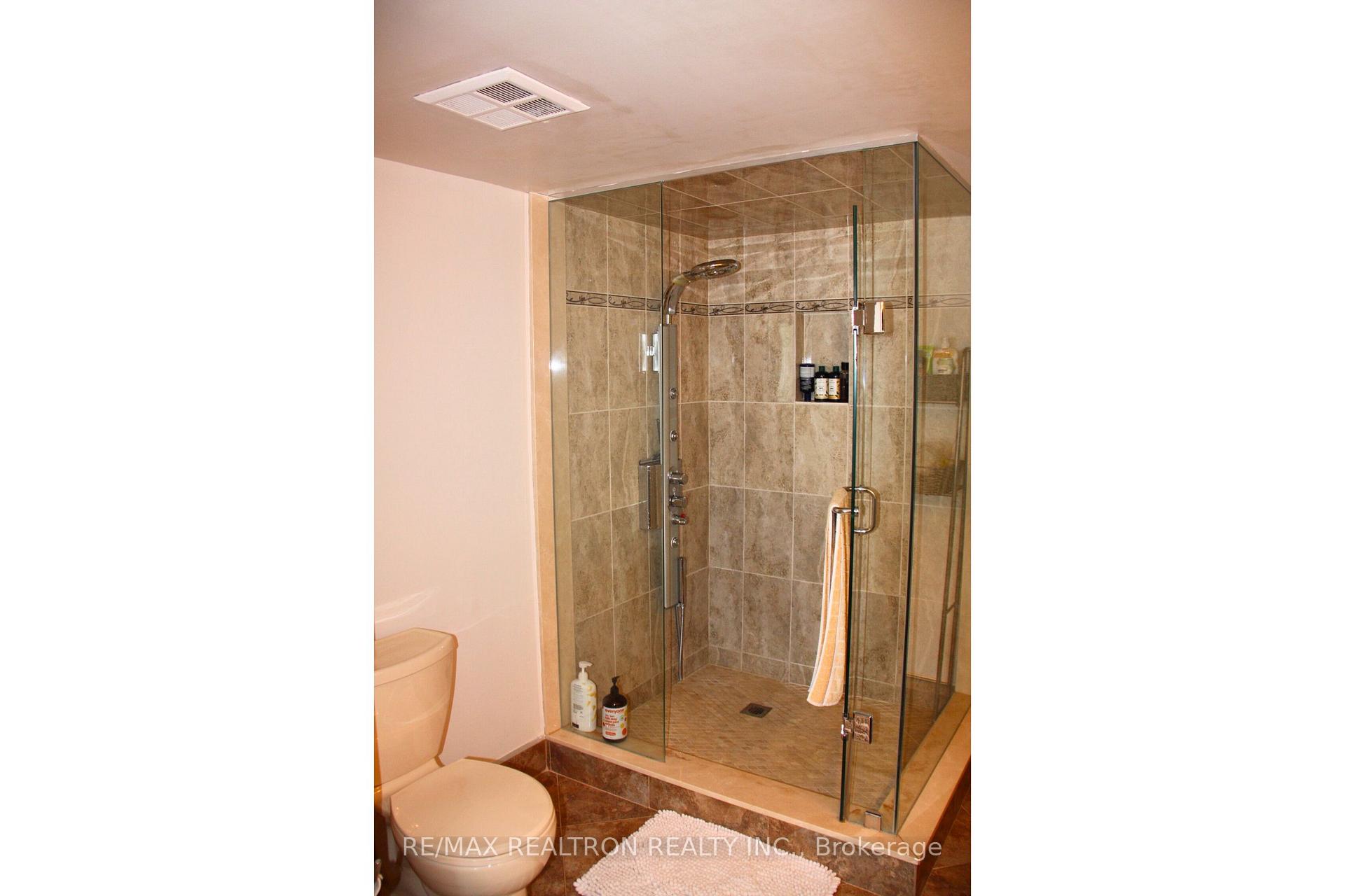 Photo 7 of Unit 1603, 7460 Bathurst Street, Vaughan, Brownridge — HOMEH