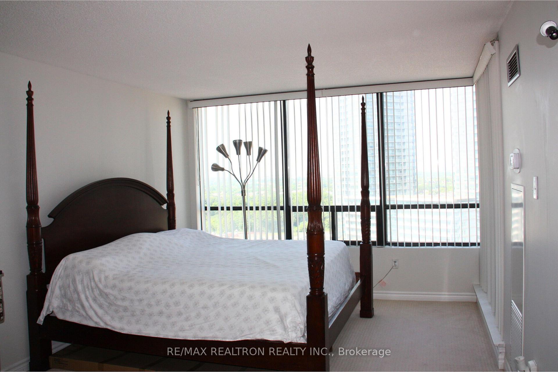 Photo 10 of Unit 1603, 7460 Bathurst Street, Vaughan, Brownridge — HOMEH