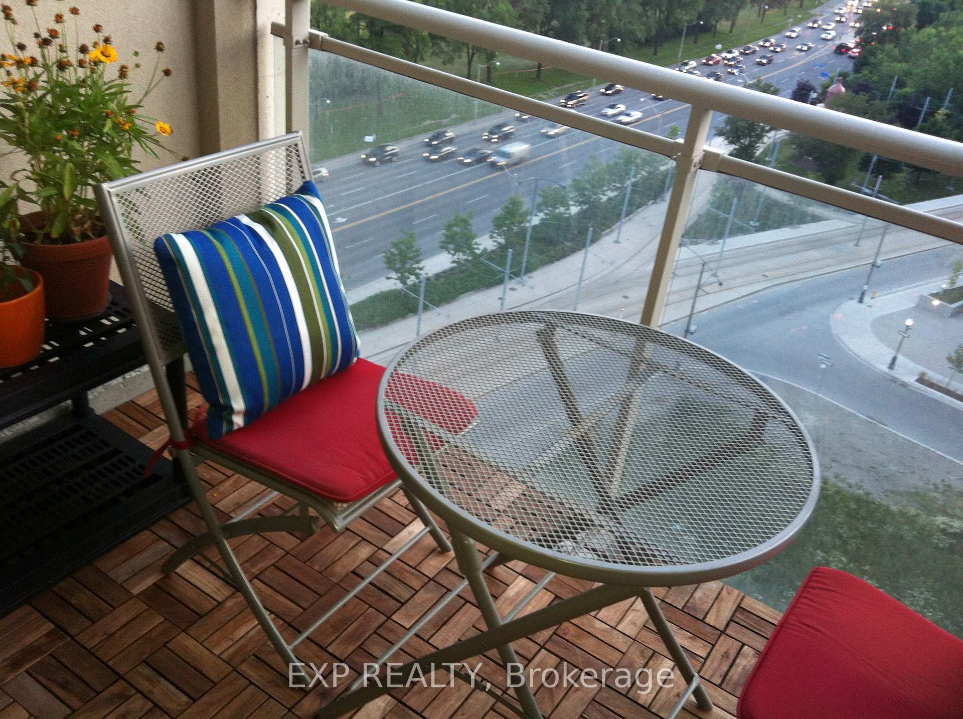 Photo 4 of Unit 1201, 628 Fleet Street E, Toronto, Niagara — HOMEH
