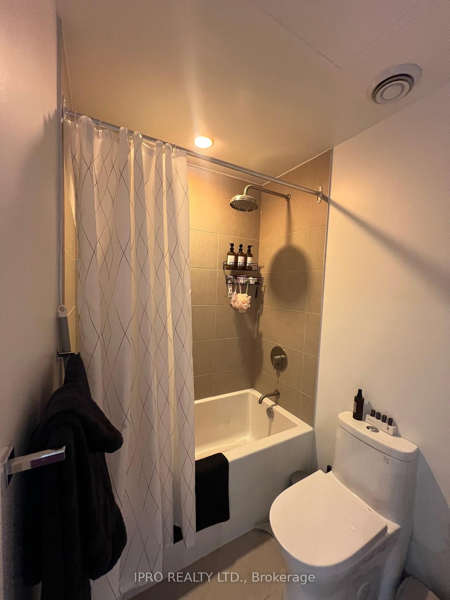 Photo 4 of Unit 2810, 55 Mercer Street, Toronto, Waterfront Communities — HOMEH
