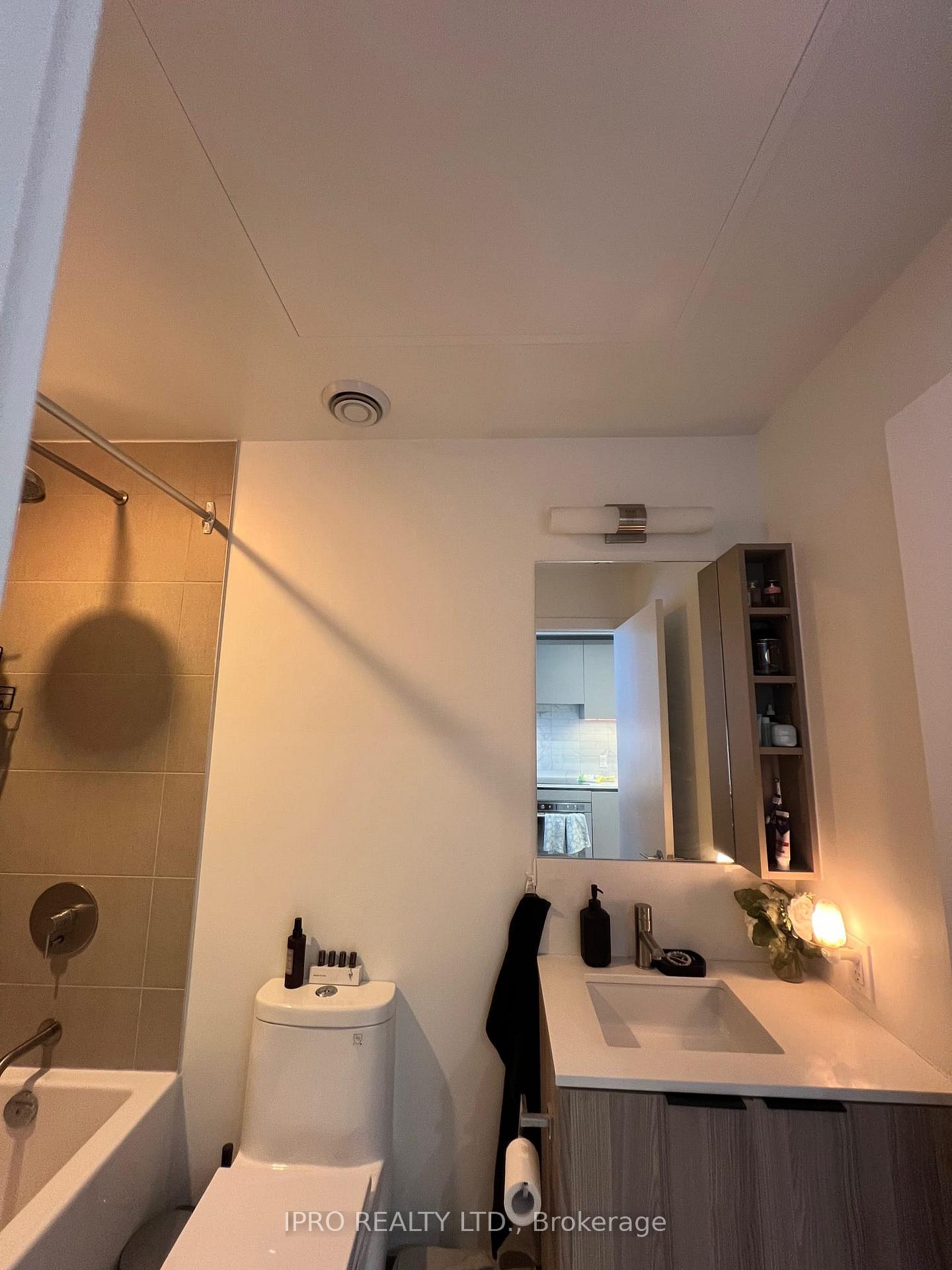 Photo 11 of Unit 2810, 55 Mercer Street, Toronto, Waterfront Communities — HOMEH