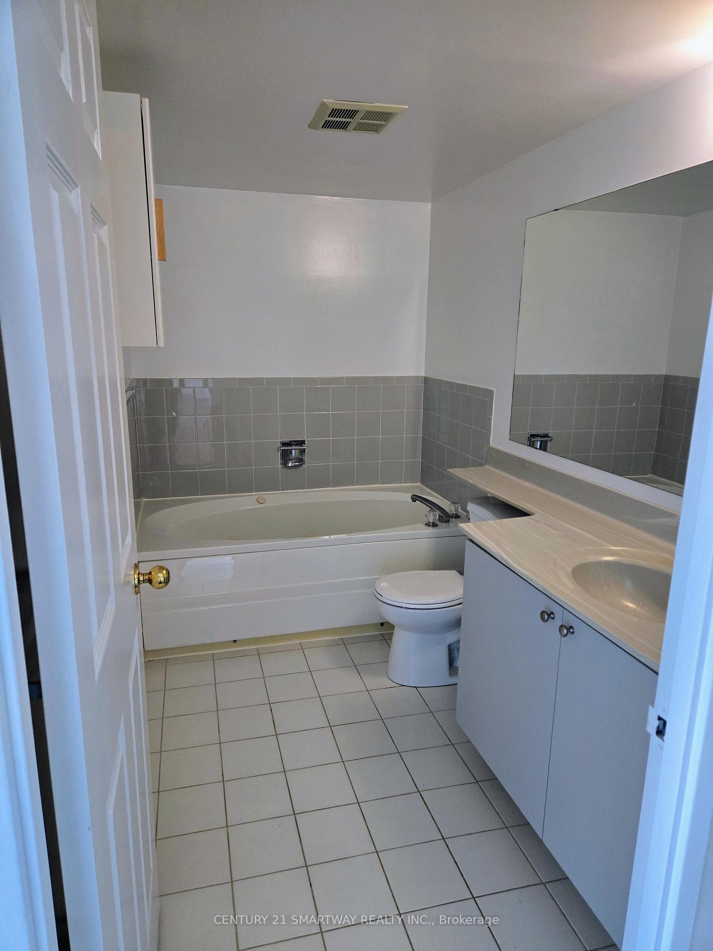 Photo 10 of Unit 722, 7825 Bayview Avenue, Markham, Aileen-Willowbrook — HOMEH