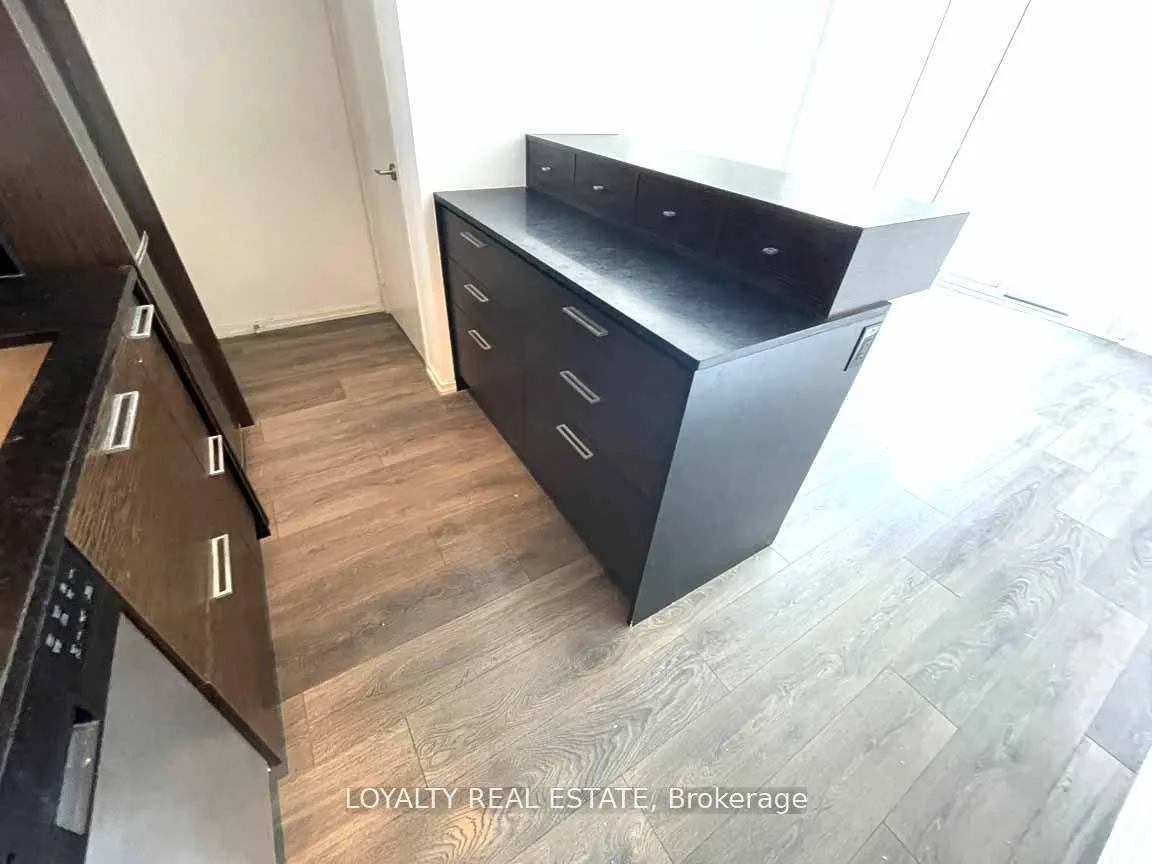 Photo 3 of Unit 1101, 75 St Nicholas Street, Toronto, Bay Street Corridor — HOMEH