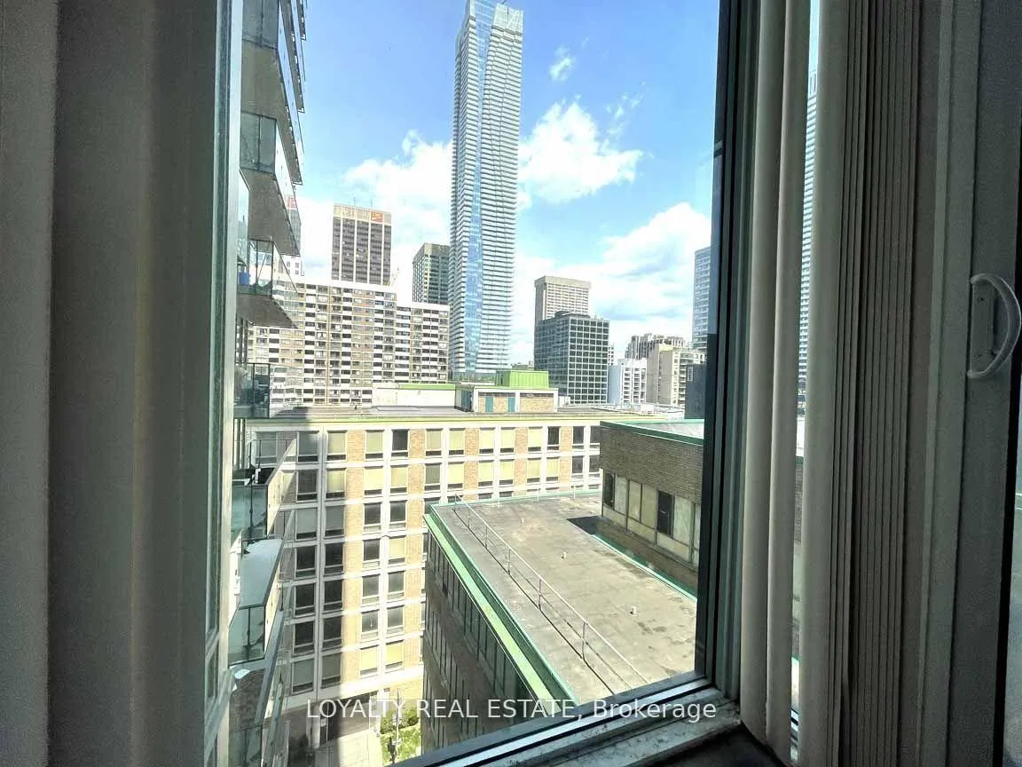 Photo 6 of Unit 1101, 75 St Nicholas Street, Toronto, Bay Street Corridor — HOMEH
