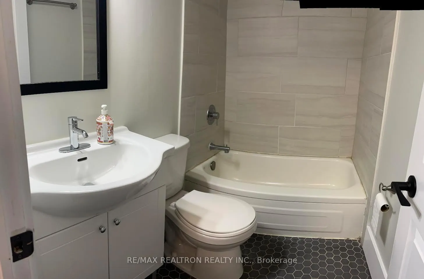 Photo 8 of Unit 8, 154 James Street, Hamilton, Beasley — HOMEH
