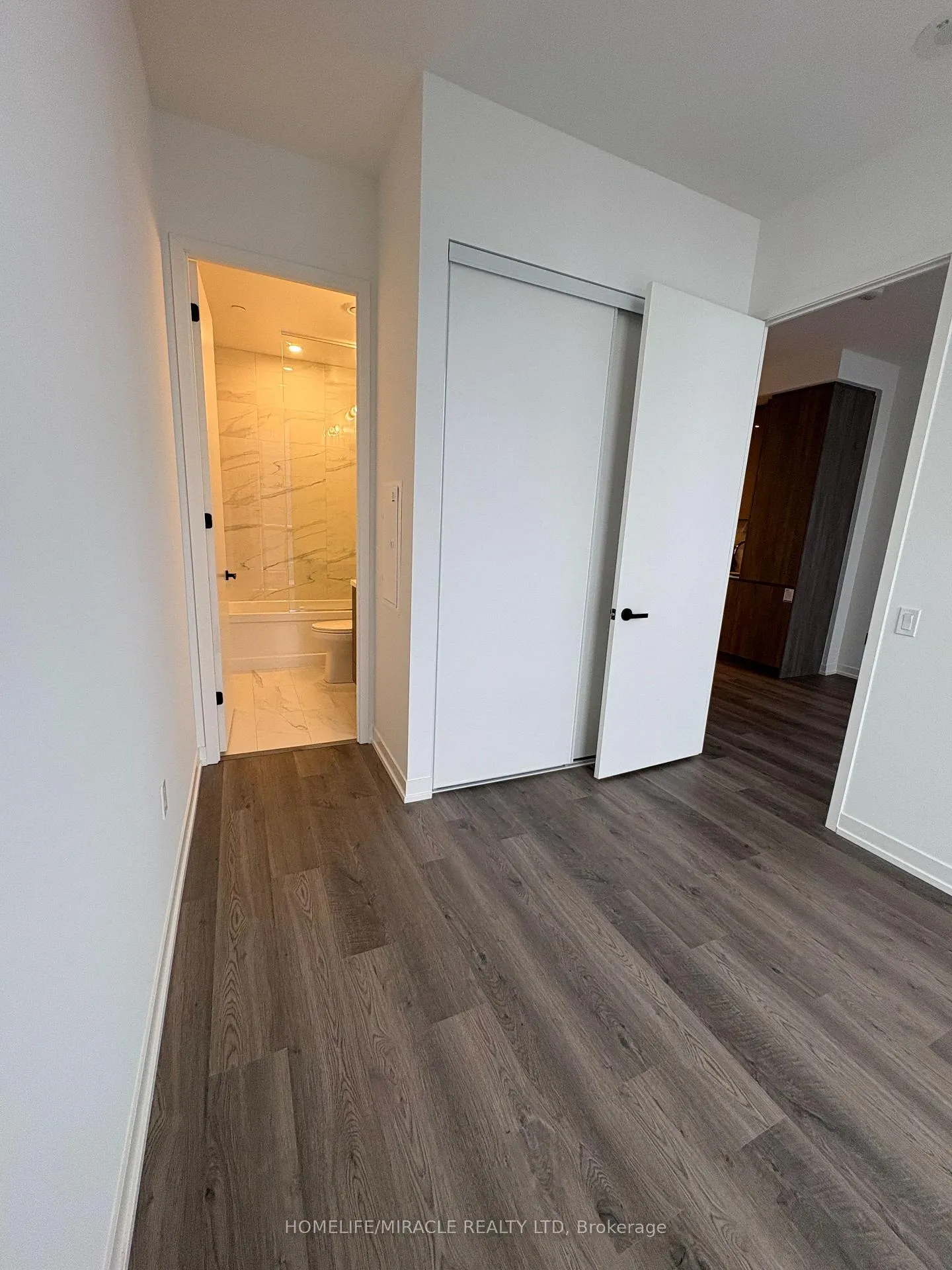Photo 4 of Unit 607, 8 Interchange Way, Vaughan, Vaughan Corporate Centre — HOMEH