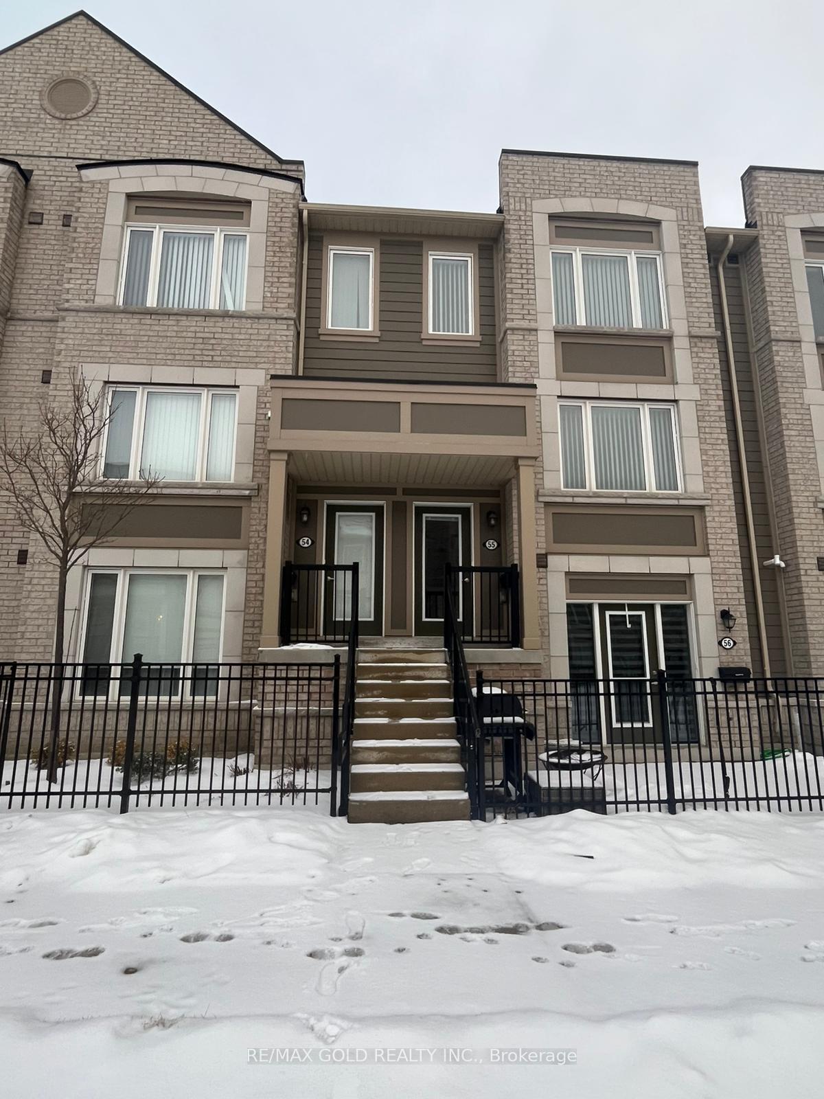 Front of 54 Beckenrose Court