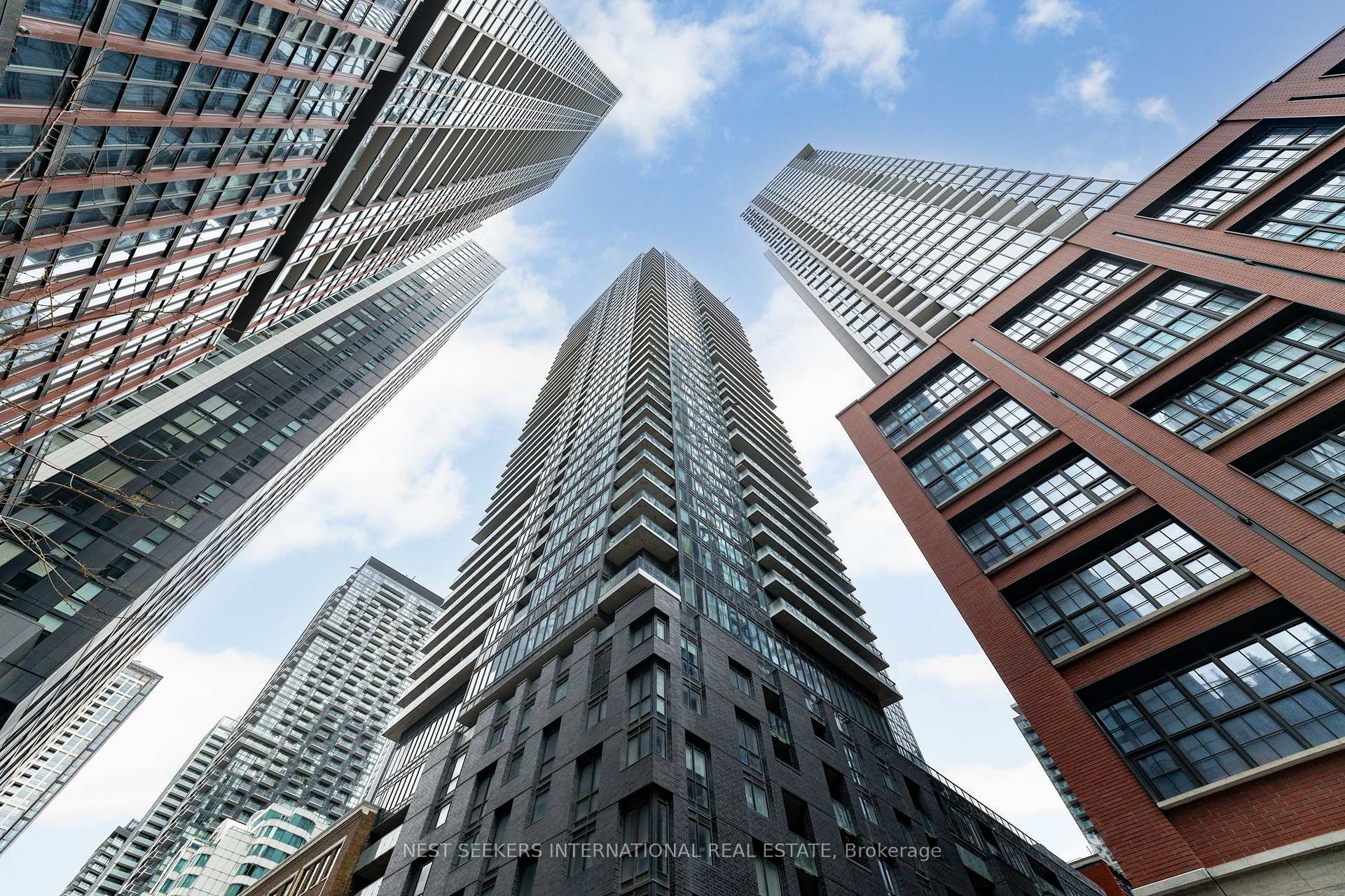 Photo 1 of Unit 3903S, 115 Blue Jays Way, Toronto, Waterfront Communities — HOMEH