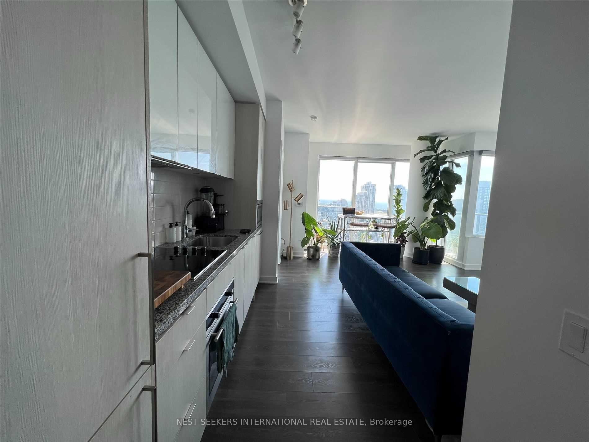 Photo 4 of Unit 3903S, 115 Blue Jays Way, Toronto, Waterfront Communities — HOMEH