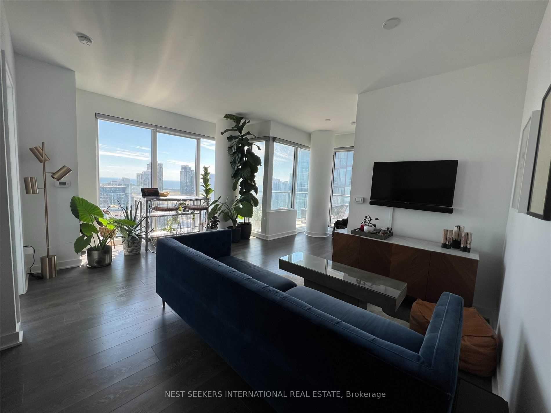 Photo 6 of Unit 3903S, 115 Blue Jays Way, Toronto, Waterfront Communities — HOMEH