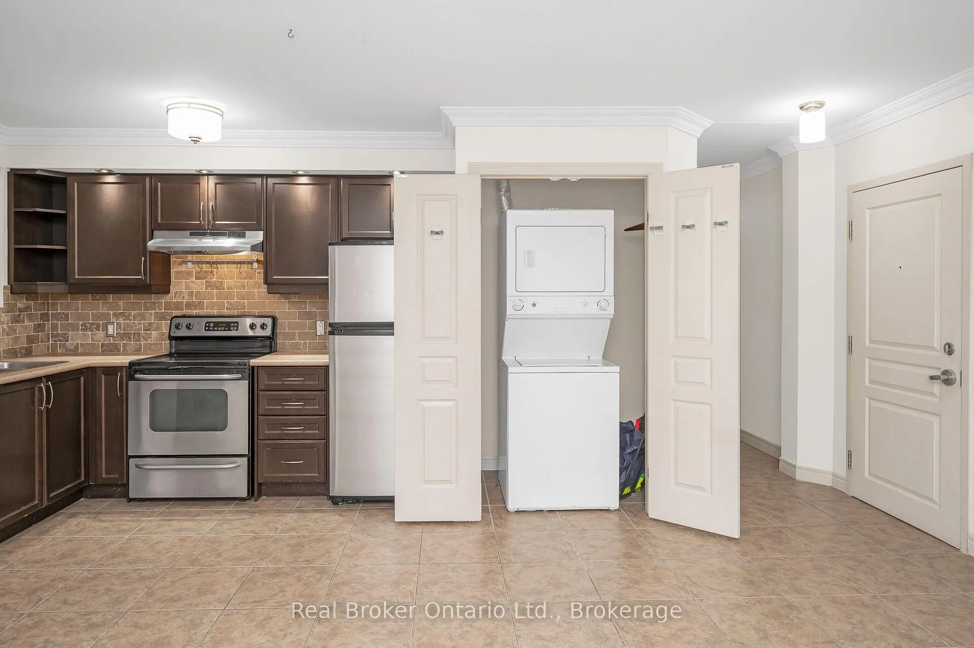 Photo 11 of Unit 303, 1212 Fennell Avenue E, Hamilton, Huntington — HOMEH