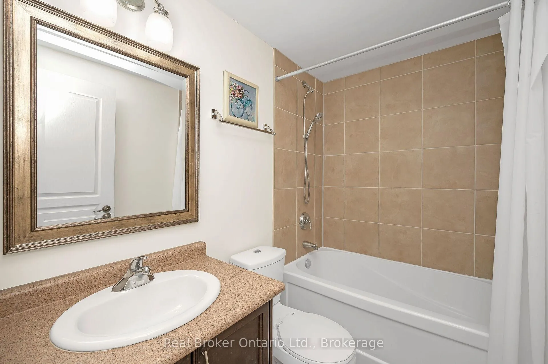 Photo 15 of Unit 303, 1212 Fennell Avenue E, Hamilton, Huntington — HOMEH