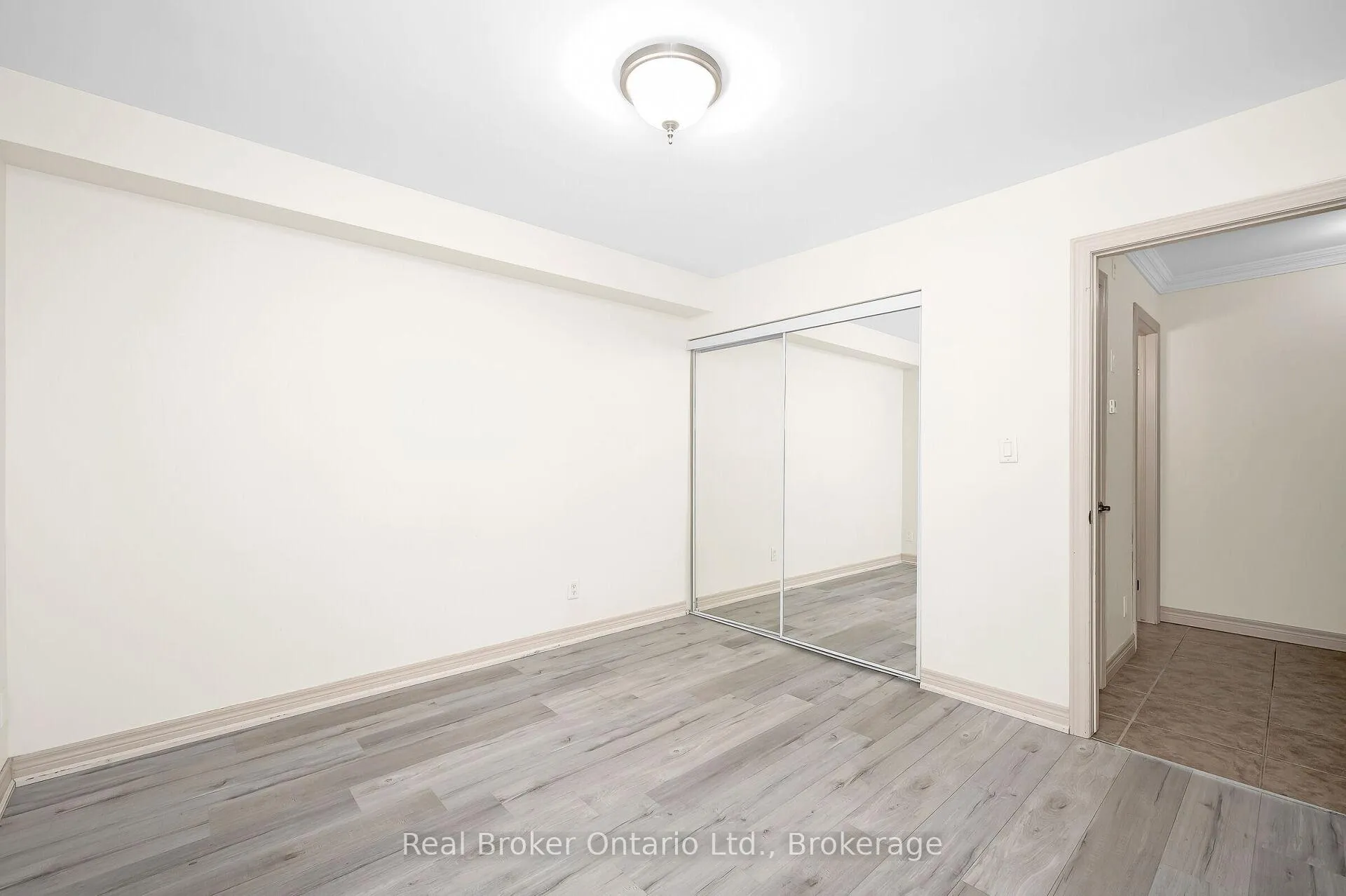 Photo 18 of Unit 303, 1212 Fennell Avenue E, Hamilton, Huntington — HOMEH