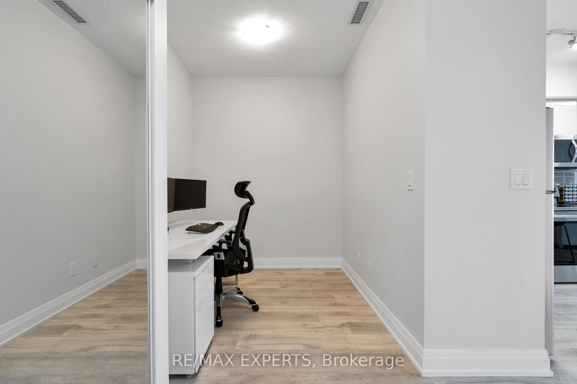 Photo 13 of Unit 1907, 3700 Highway 7, Vaughan, Vaughan Corporate Centre — HOMEH