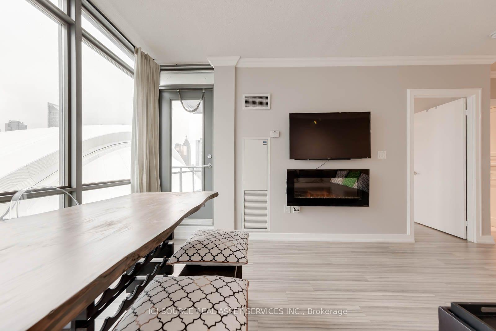 Photo 8 of Unit 2209, 5 Mariner Terrace, Toronto, Waterfront Communities — HOMEH