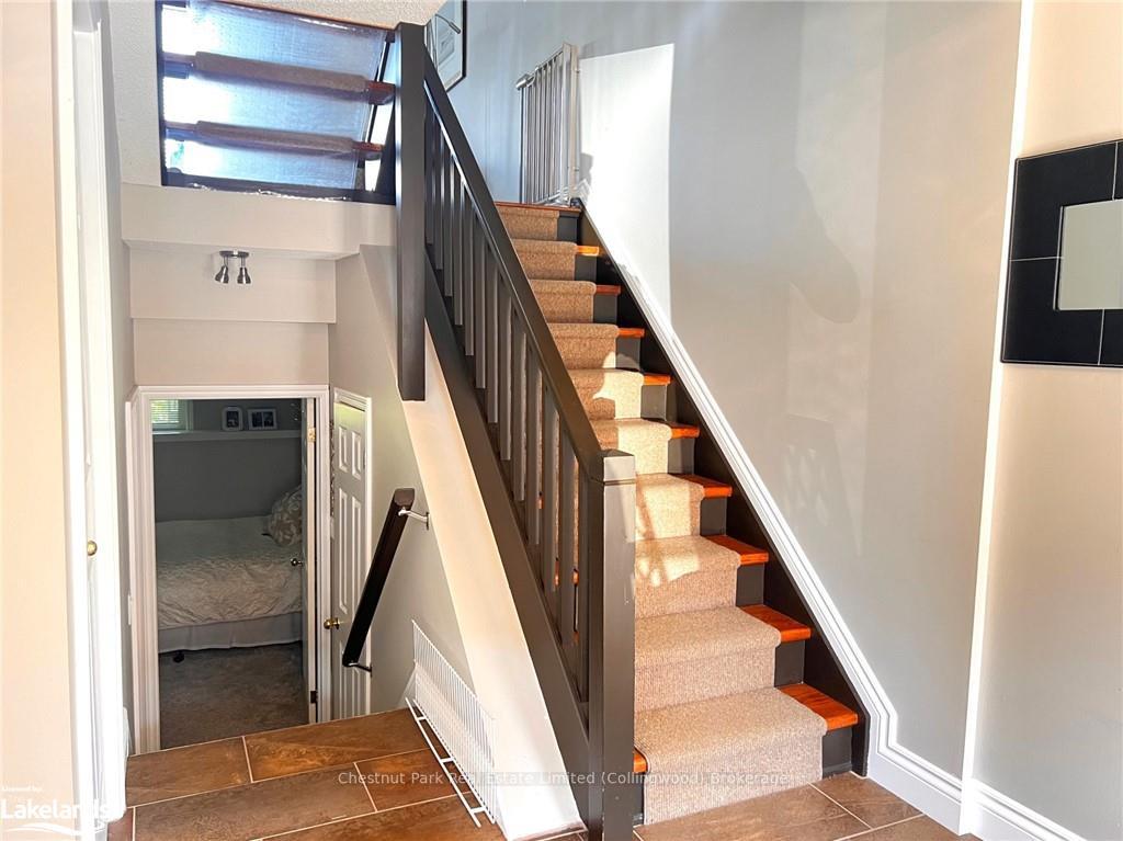 Photo 3 of 56 Lighthouse Lane W, Collingwood — HOMEH