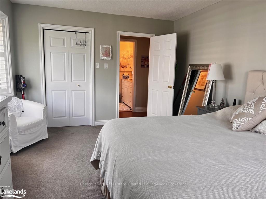 Photo 11 of 56 Lighthouse Lane W, Collingwood — HOMEH