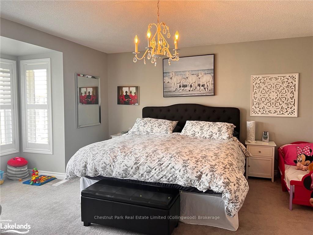 Photo 13 of 56 Lighthouse Lane W, Collingwood — HOMEH