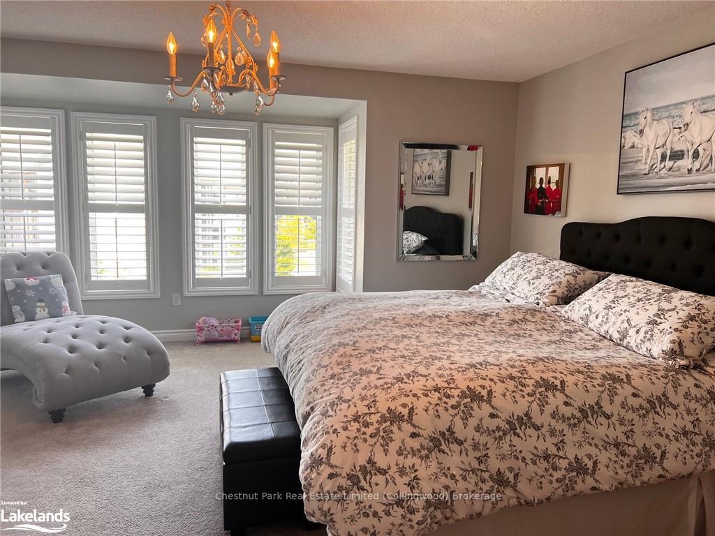 Photo 14 of 56 Lighthouse Lane W, Collingwood — HOMEH