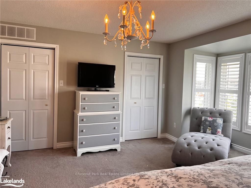 Photo 15 of 56 Lighthouse Lane W, Collingwood — HOMEH