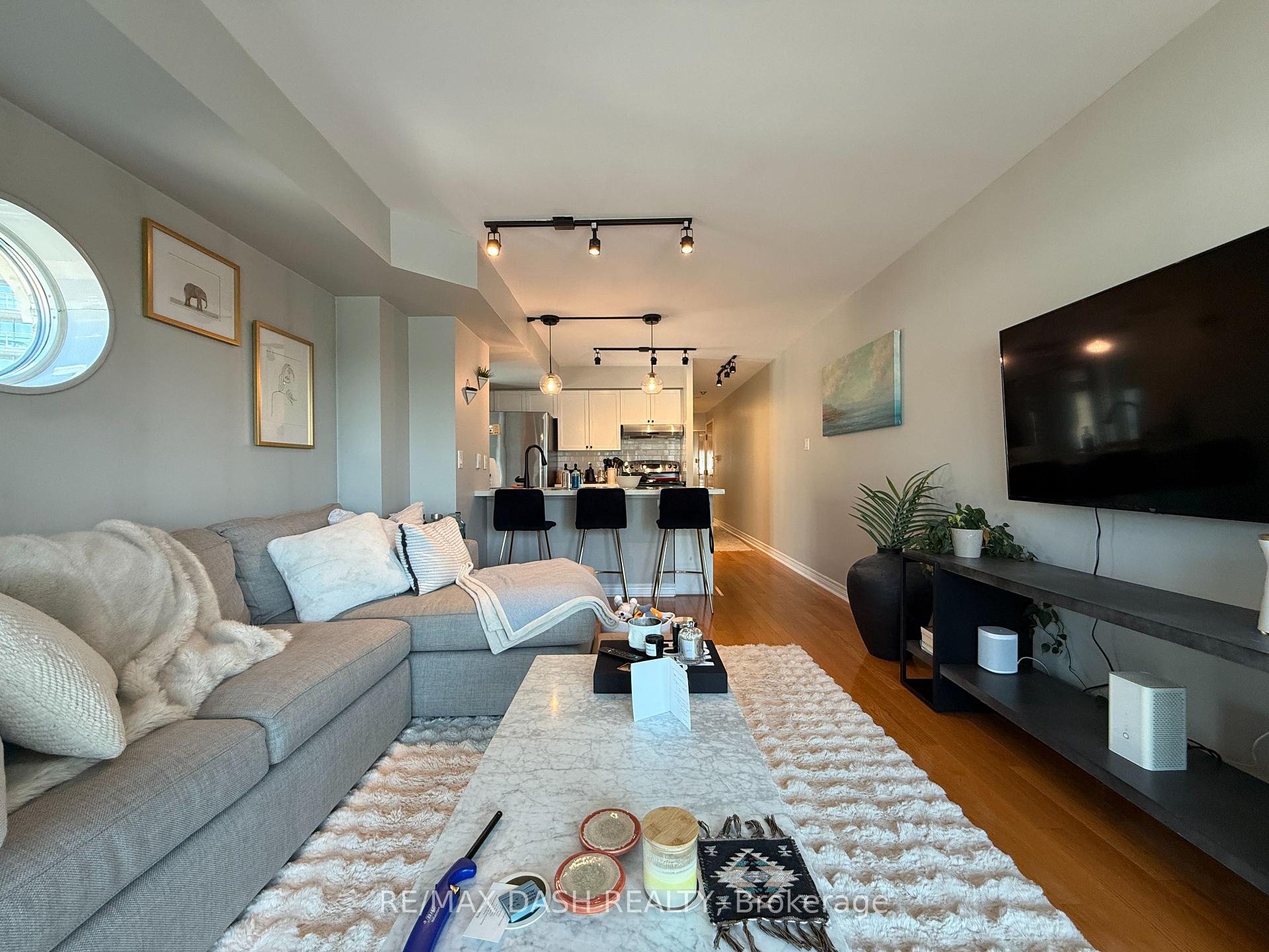 Photo 7 of Unit 718, 600 Queens Quay W, Toronto, Waterfront Communities — HOMEH