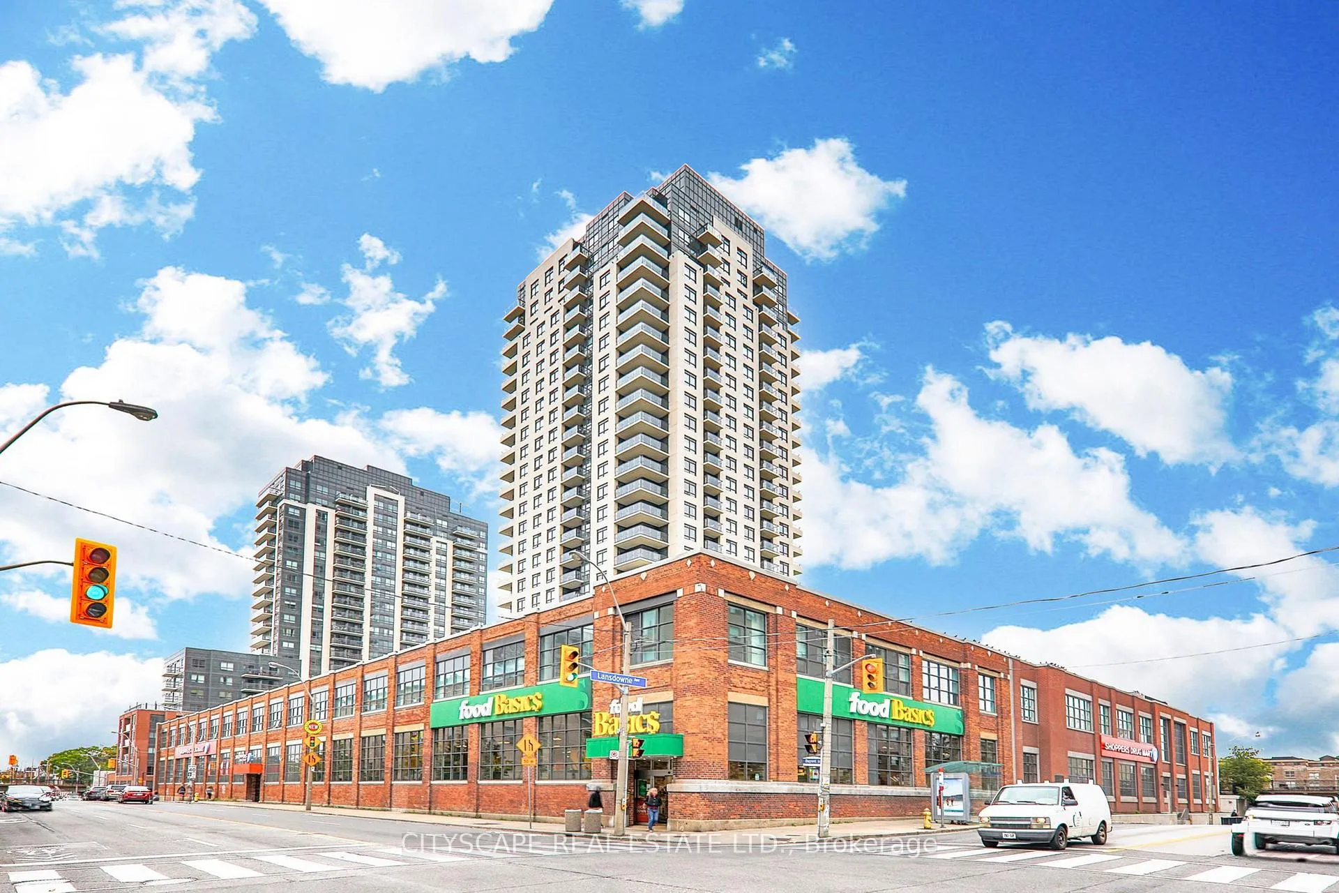 Front of Unit 1705, 1410 Dupont Street