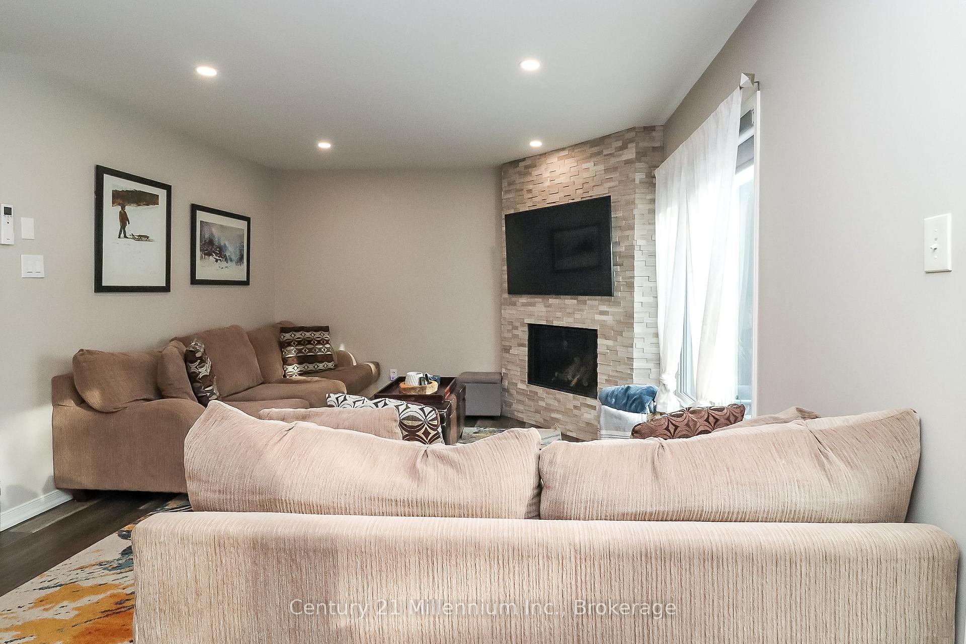 Photo 11 of Unit 12, 360 Mariners Way, Collingwood — HOMEH