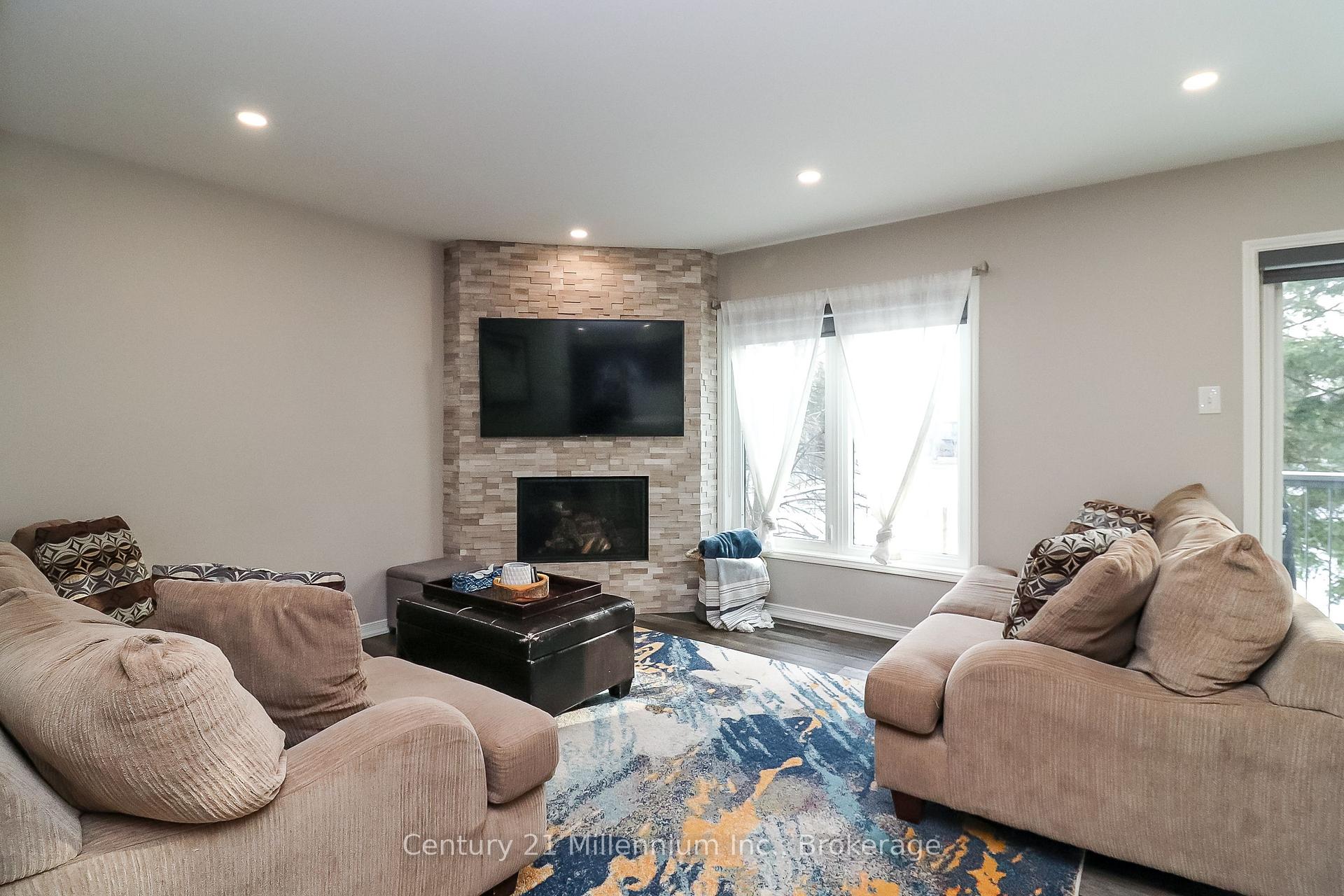 Photo 12 of Unit 12, 360 Mariners Way, Collingwood — HOMEH